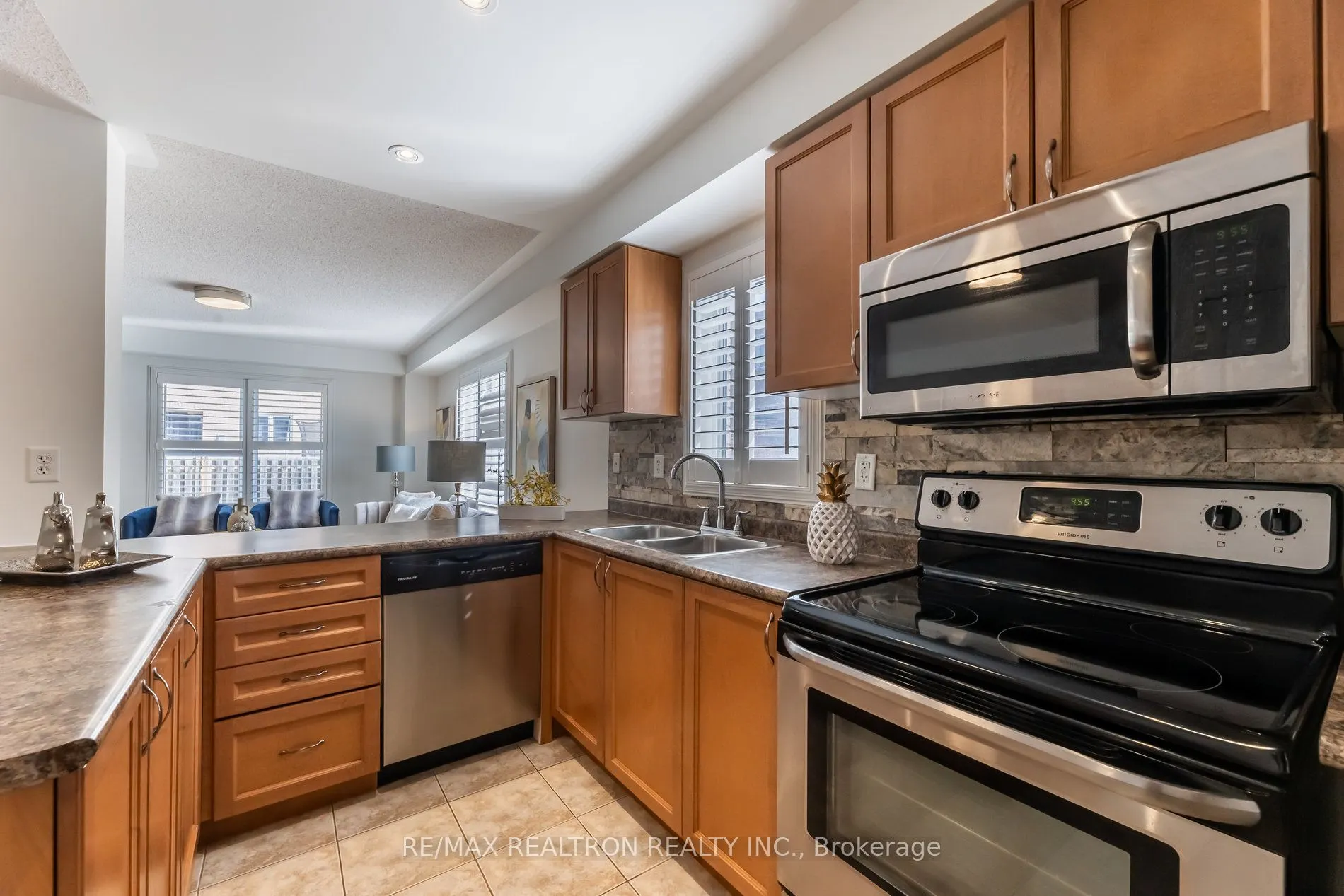 18 Summerside Avenue