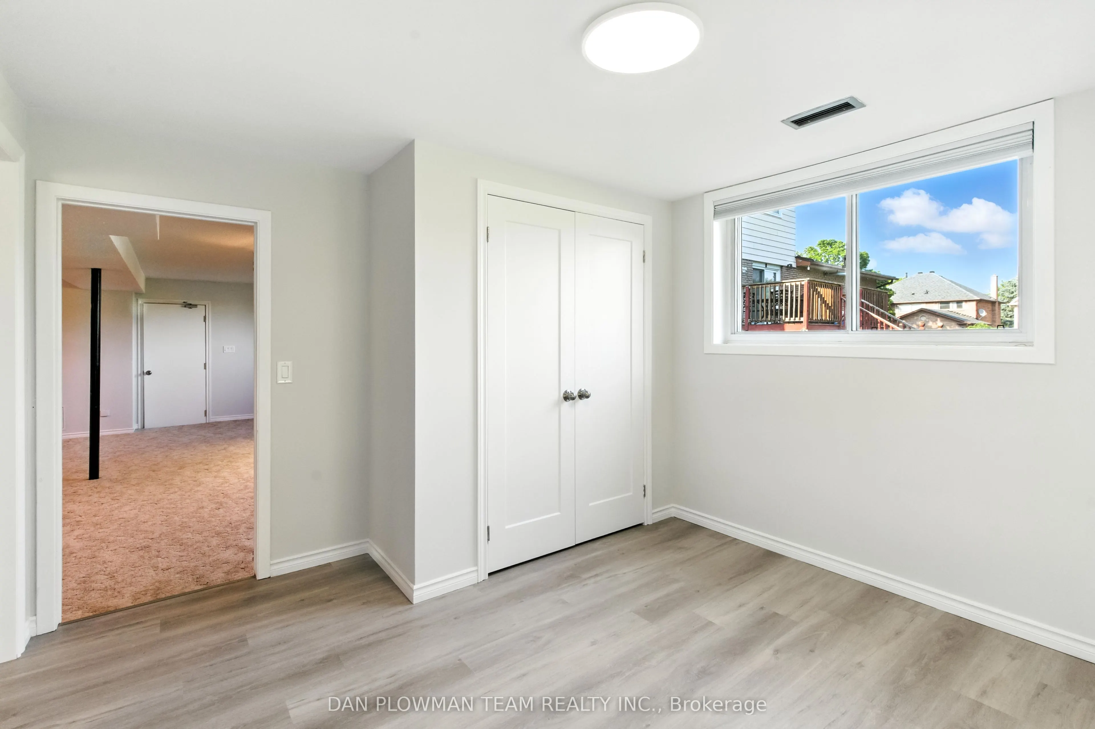83 Sherwood Road E