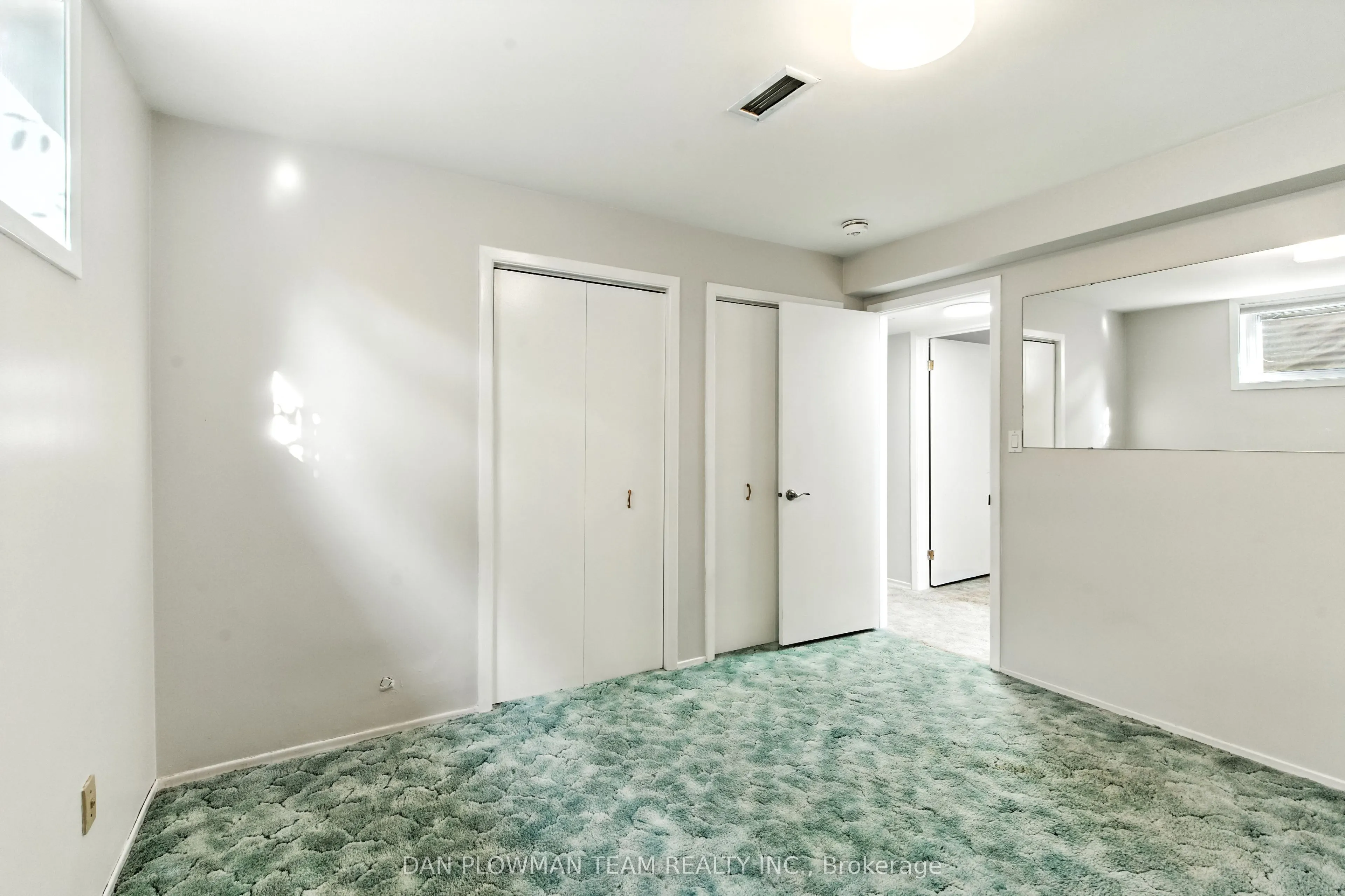 83 Sherwood Road E