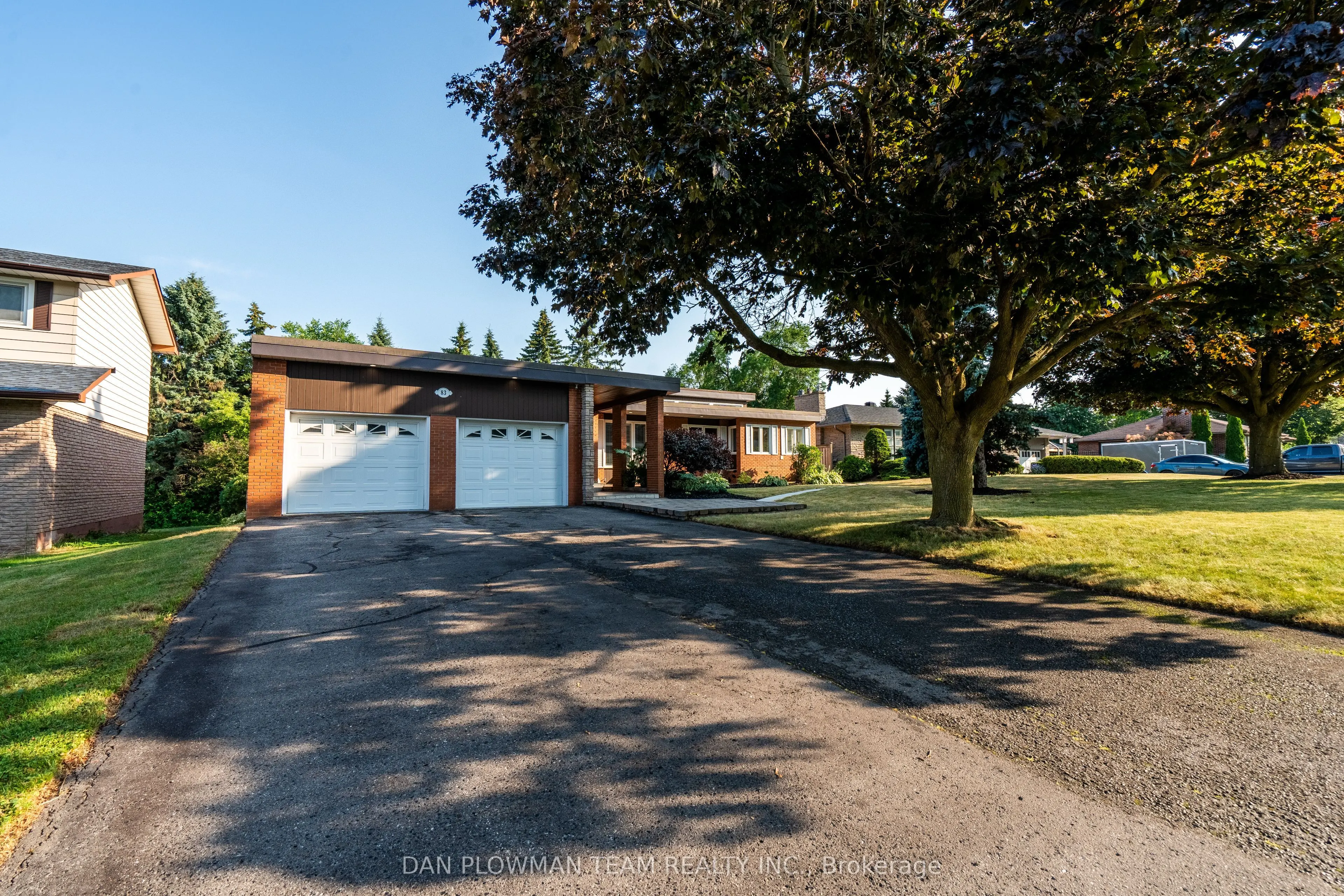 83 Sherwood Road E