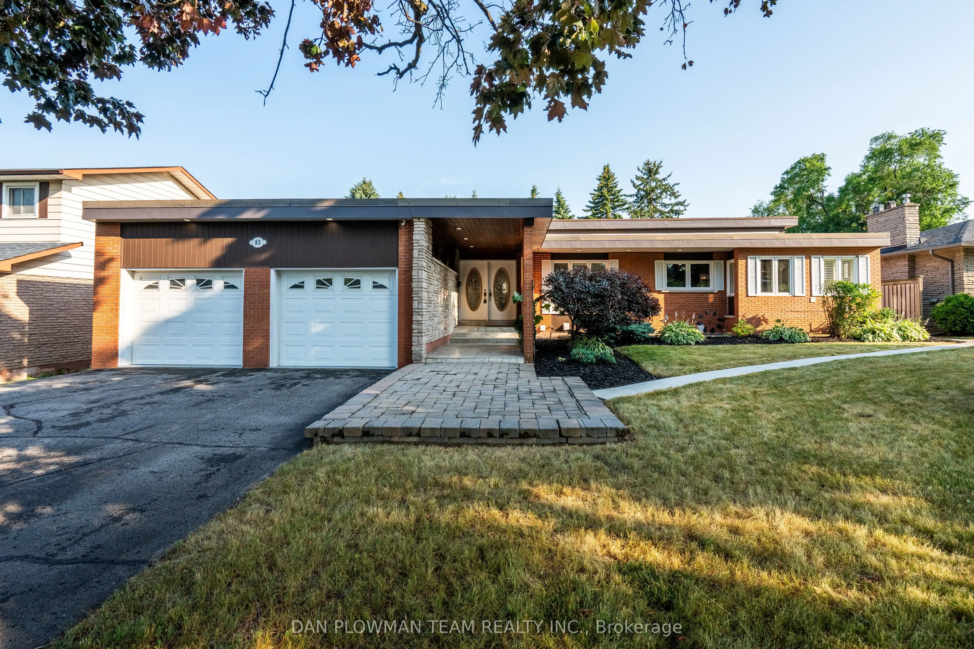83 Sherwood Road E
