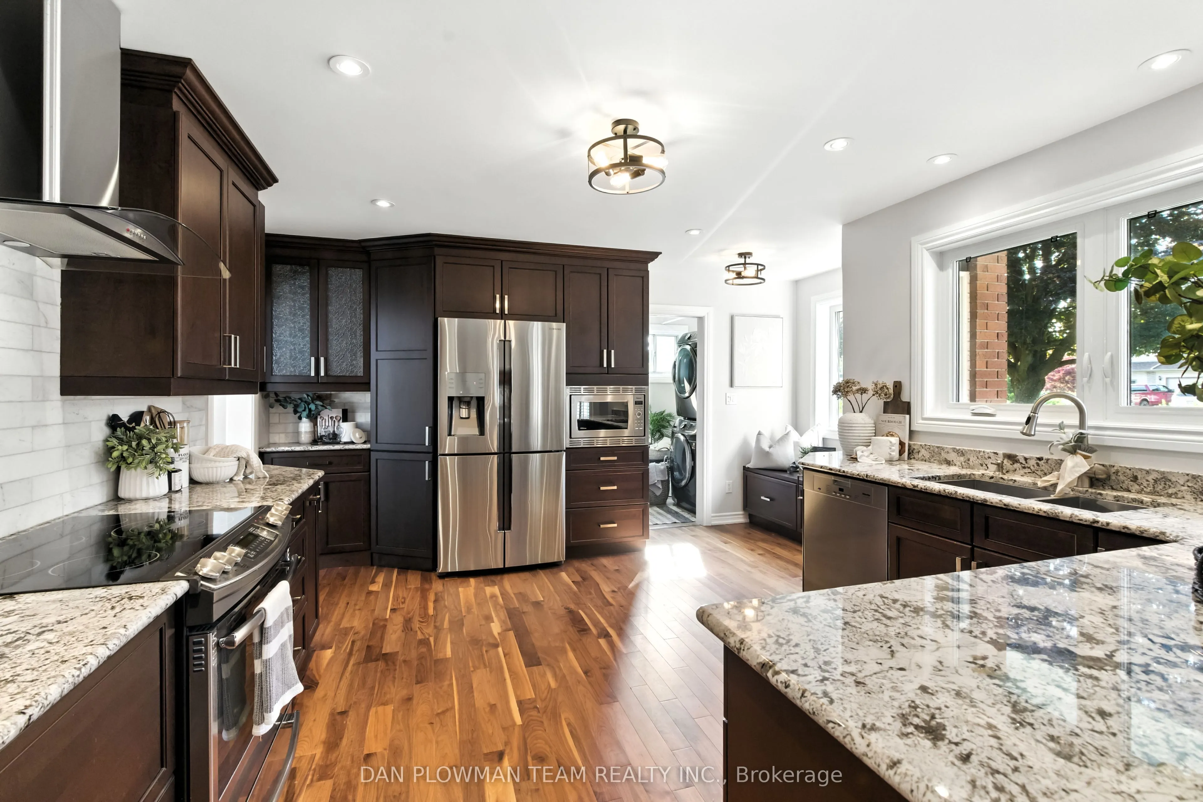 83 Sherwood Road E