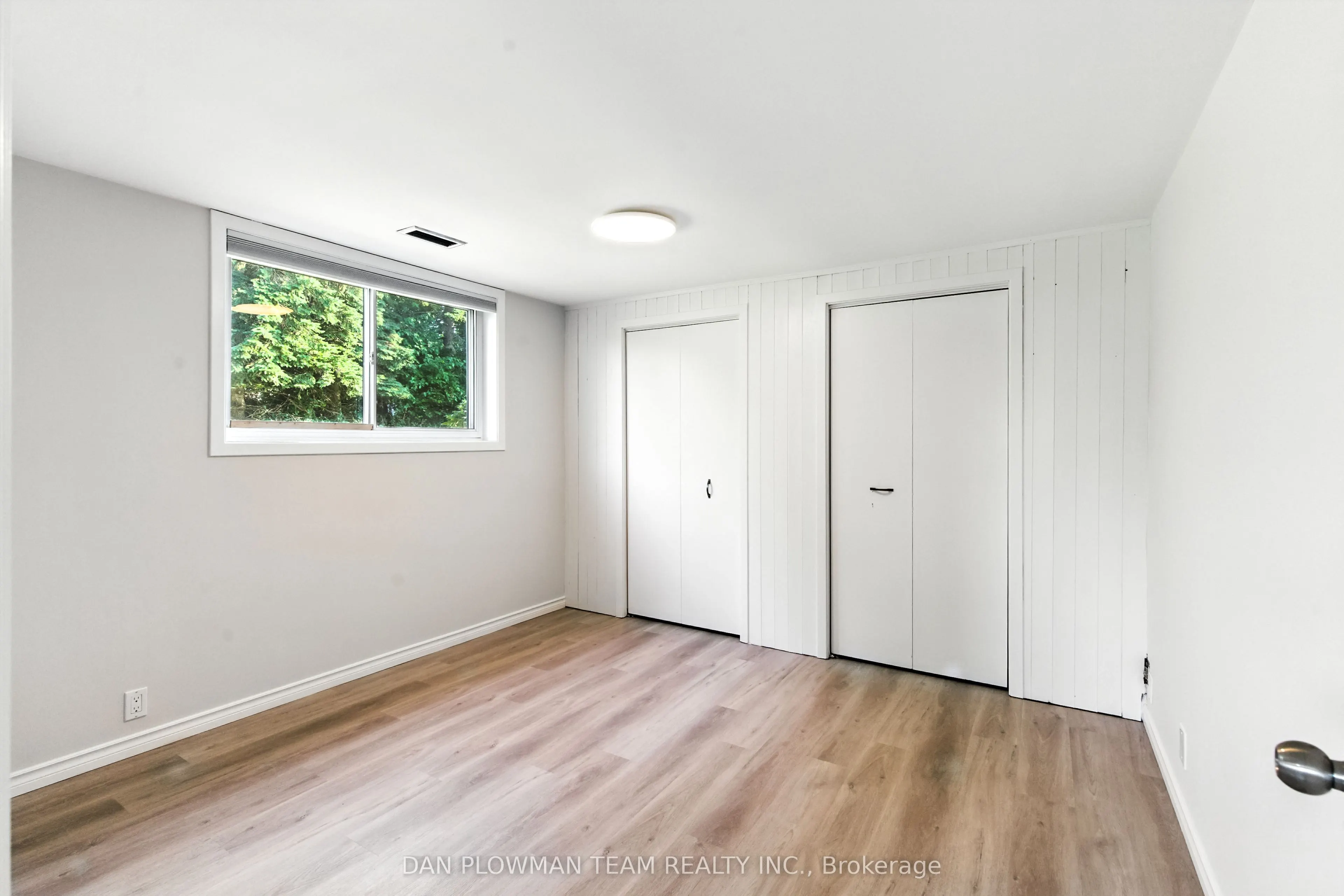 83 Sherwood Road E
