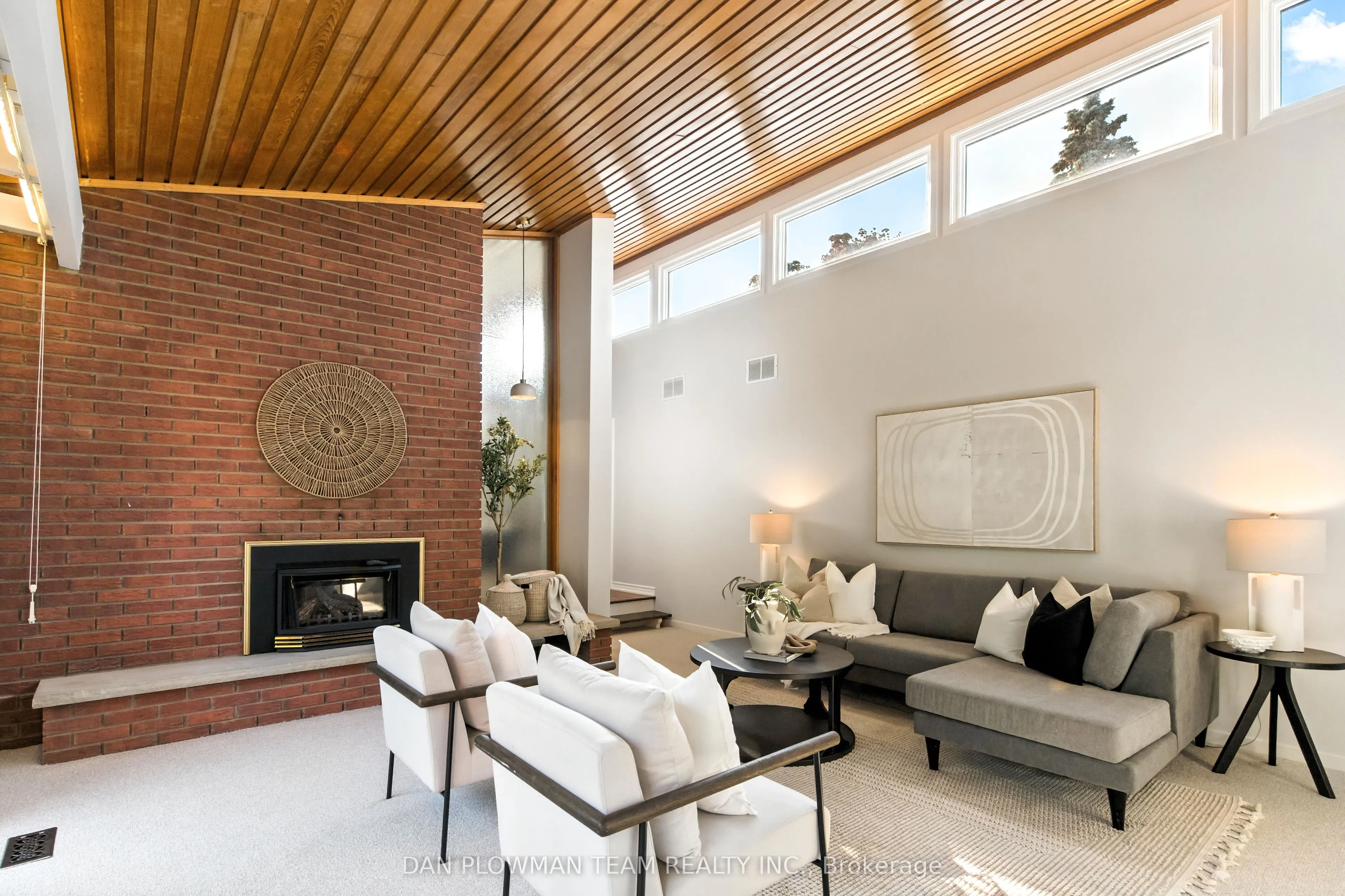 83 Sherwood Road E
