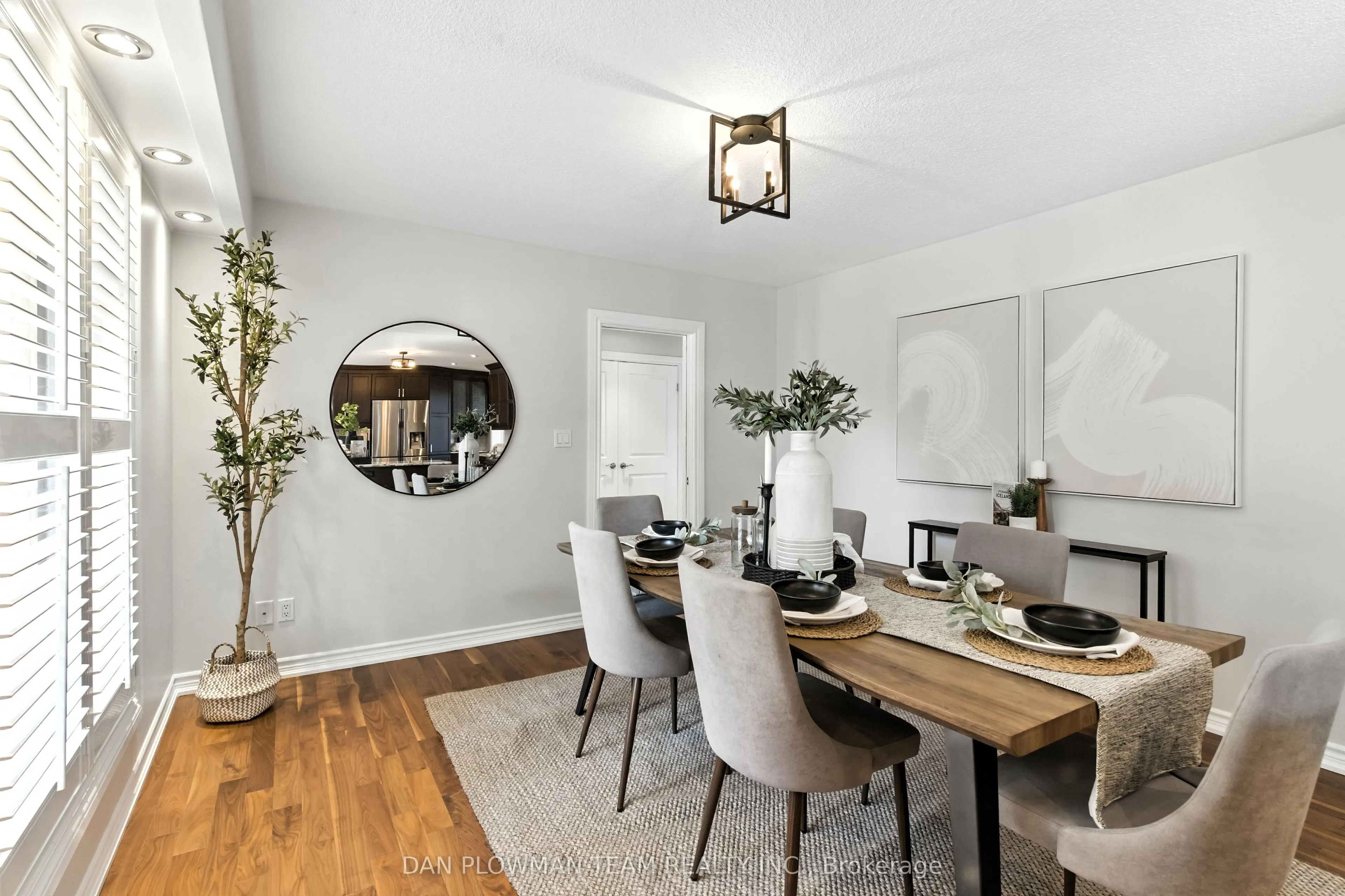83 Sherwood Road E