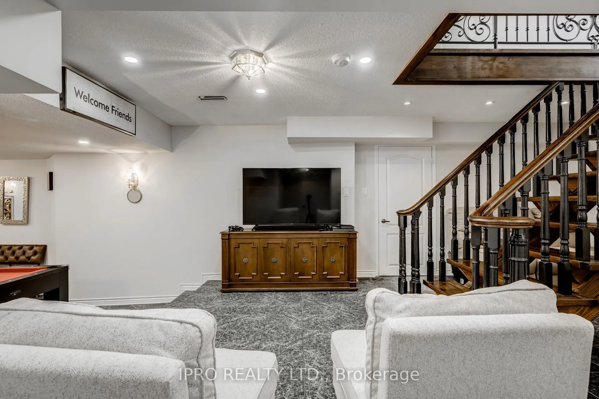 35 Sayor Drive