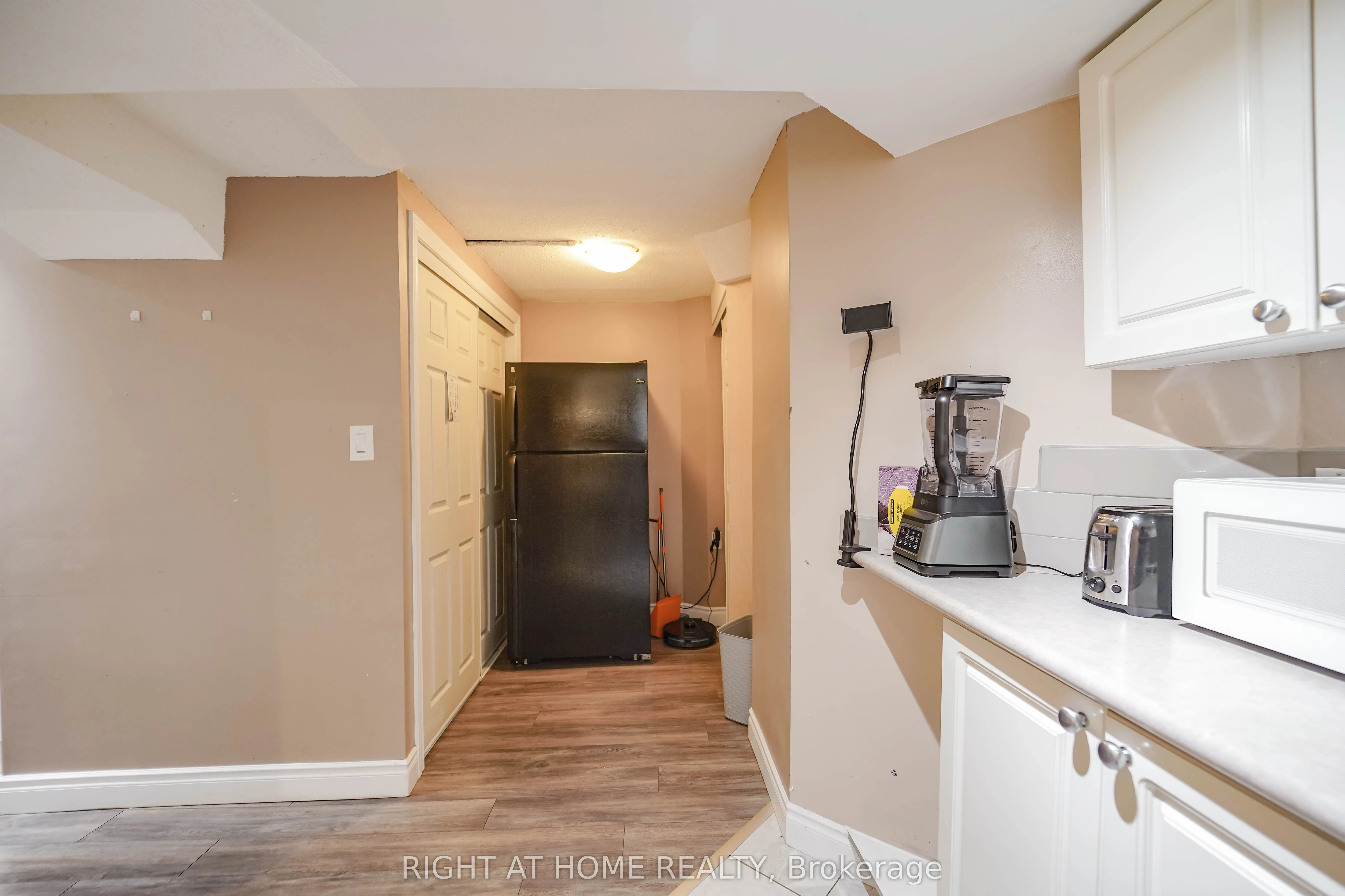 211 Andona Crescent