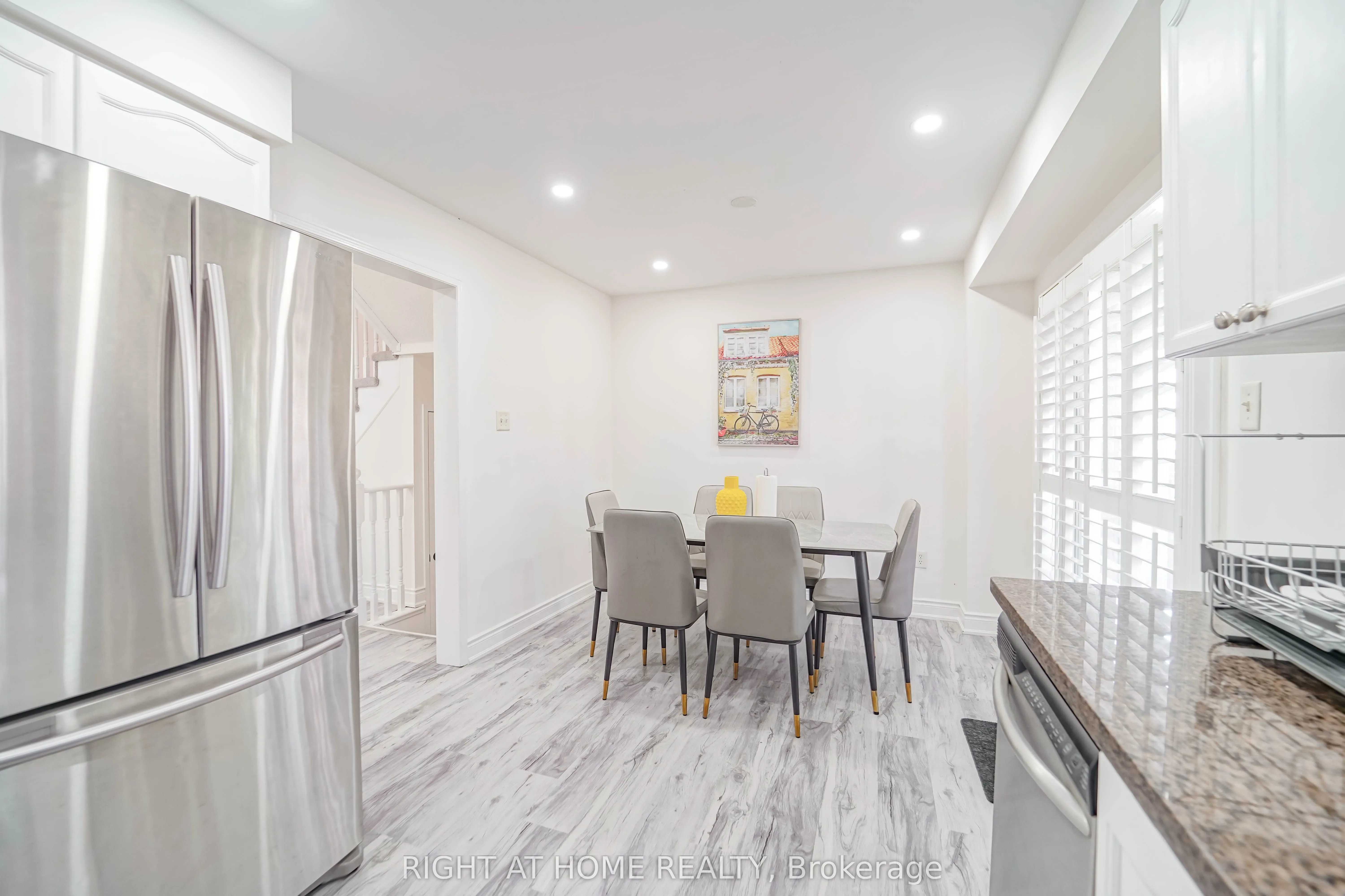 211 Andona Crescent