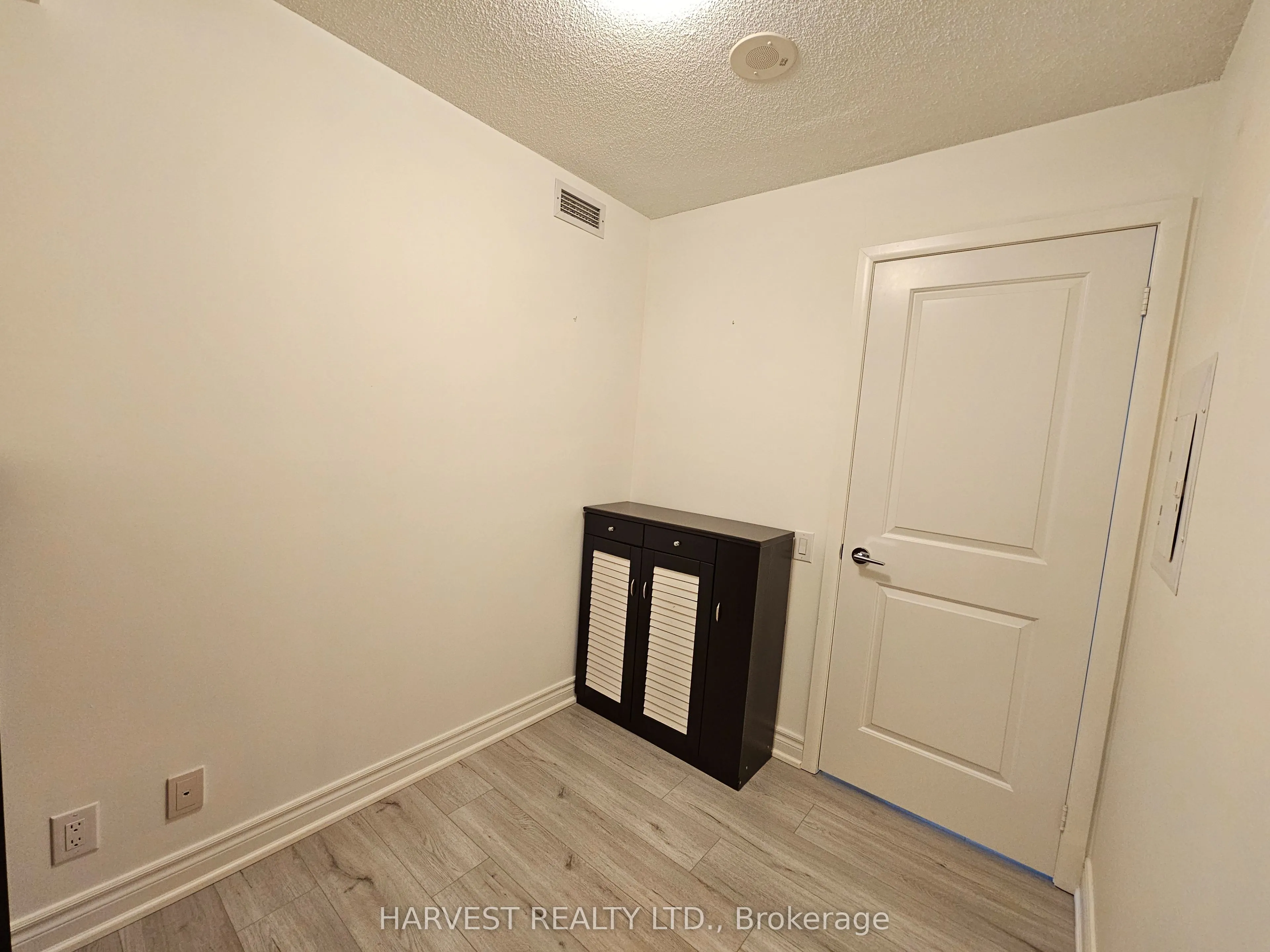 25 Town Centre Court, #1806