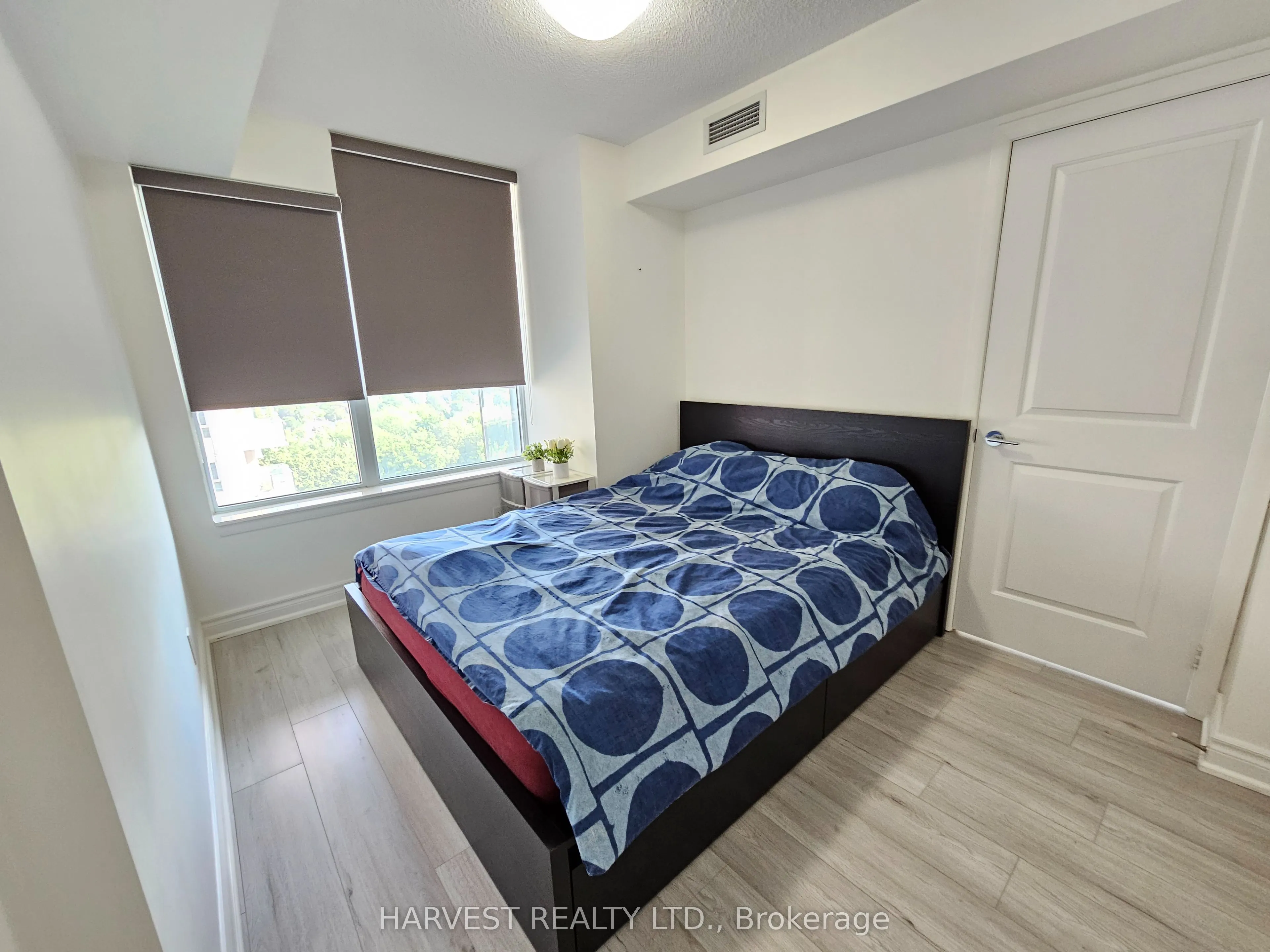 25 Town Centre Court, #1806