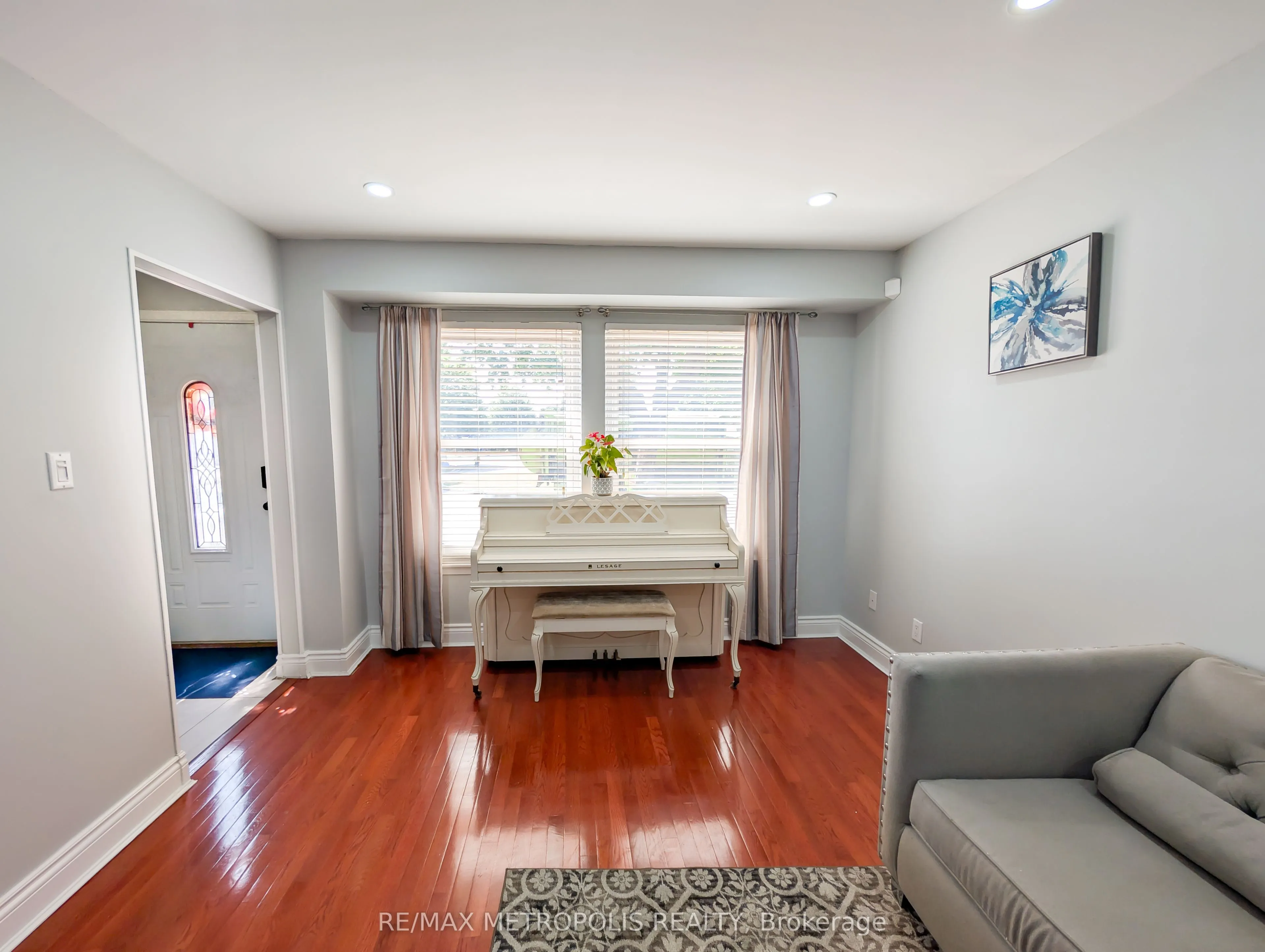 359 Calvert Court