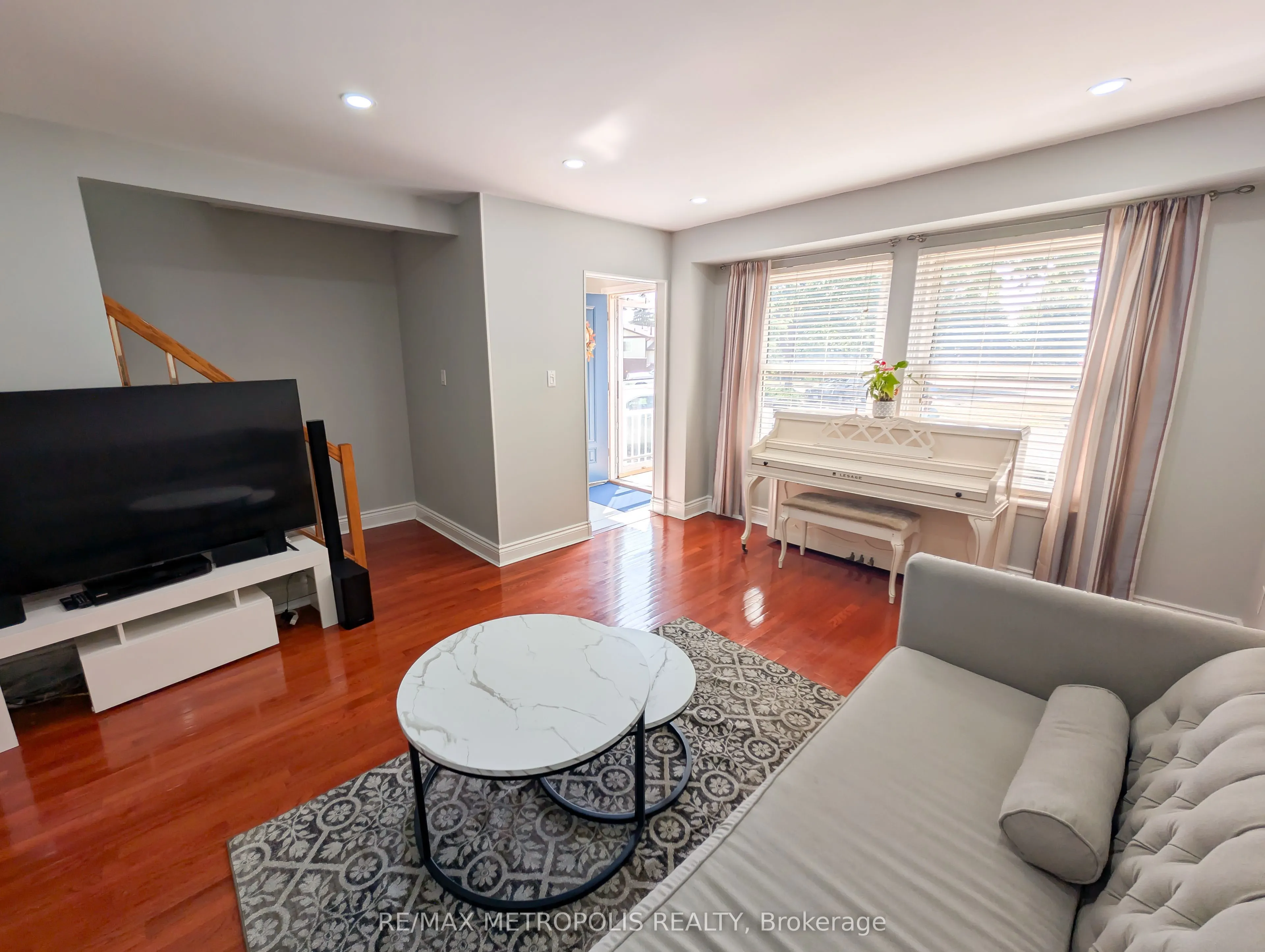 359 Calvert Court