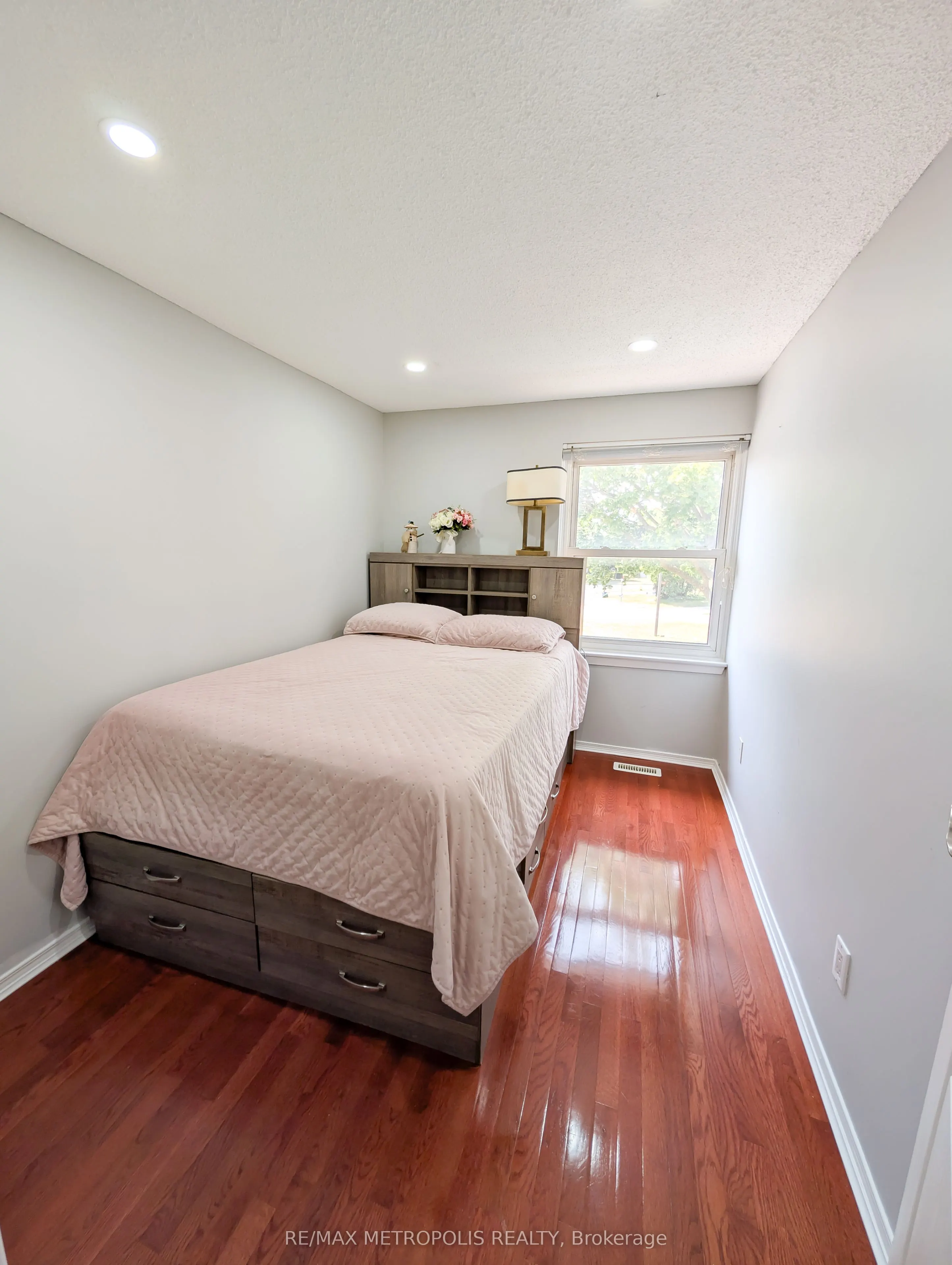 359 Calvert Court