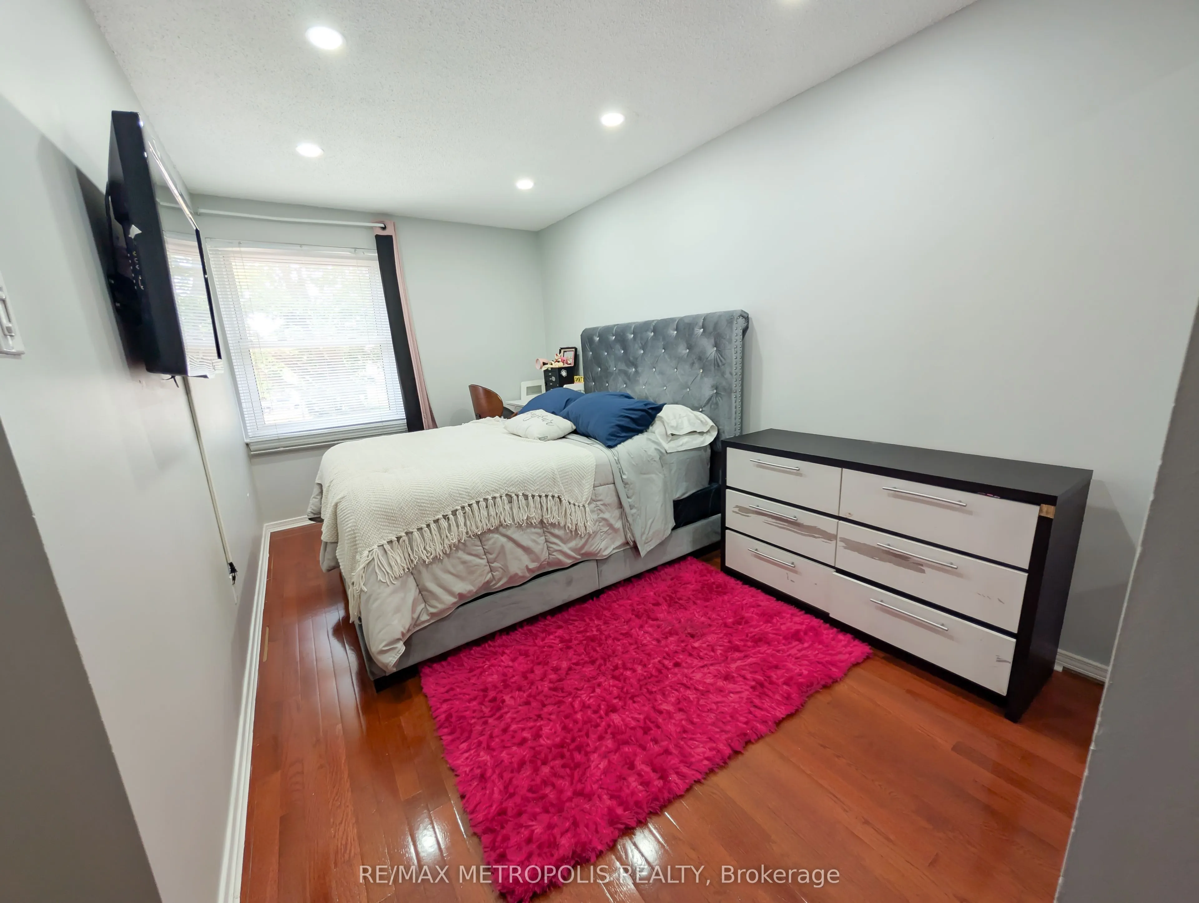 359 Calvert Court