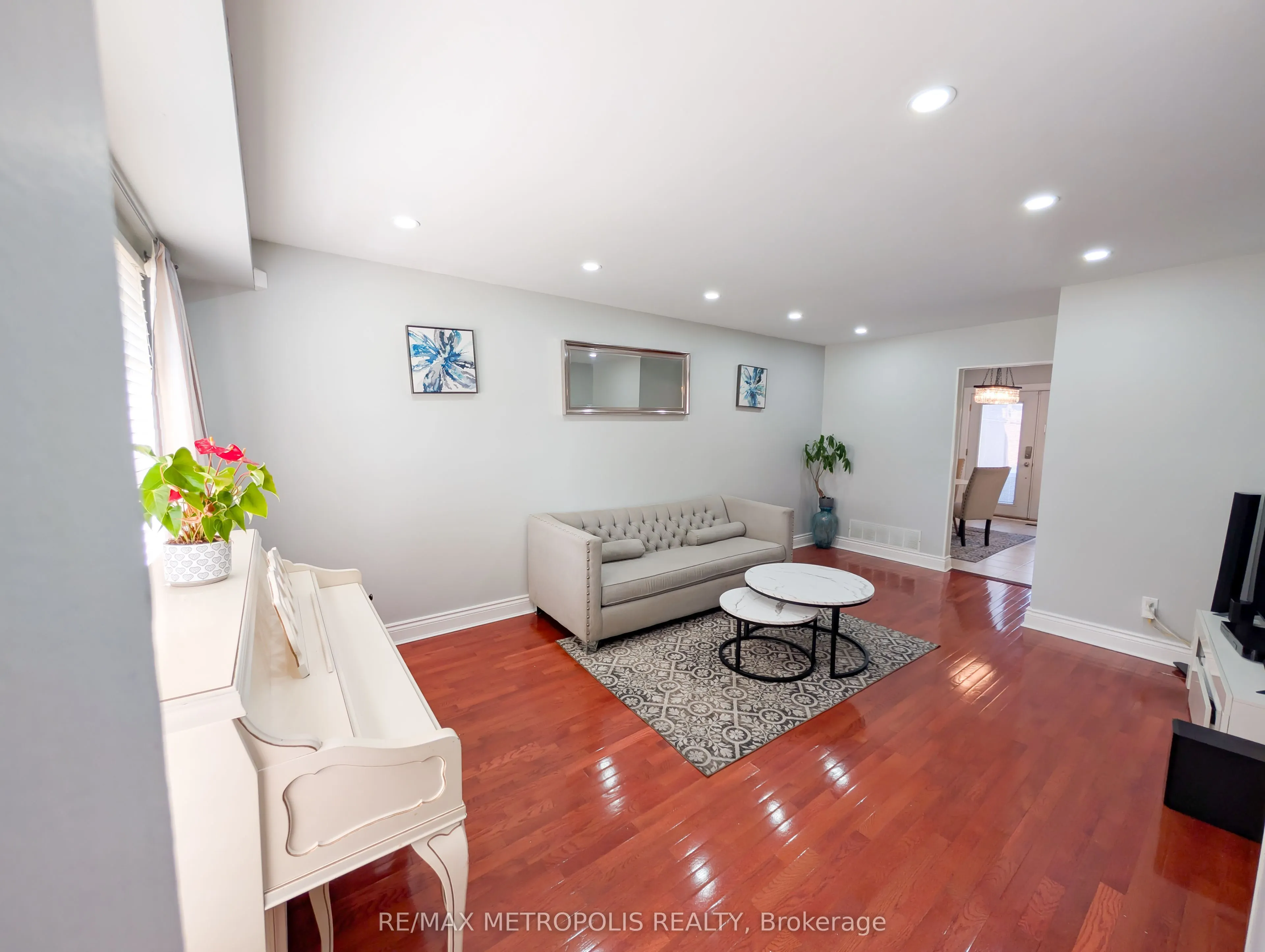 359 Calvert Court