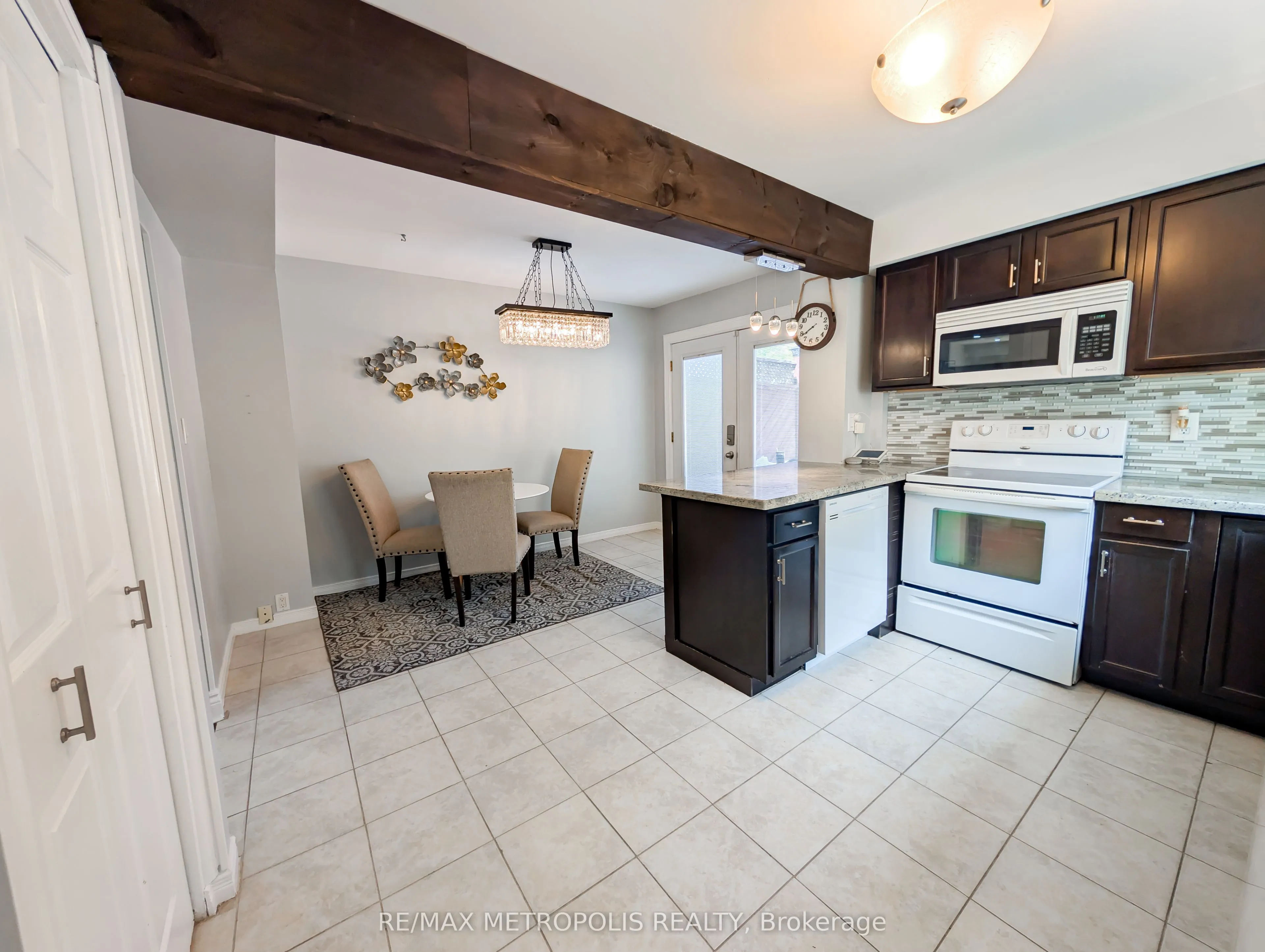 359 Calvert Court