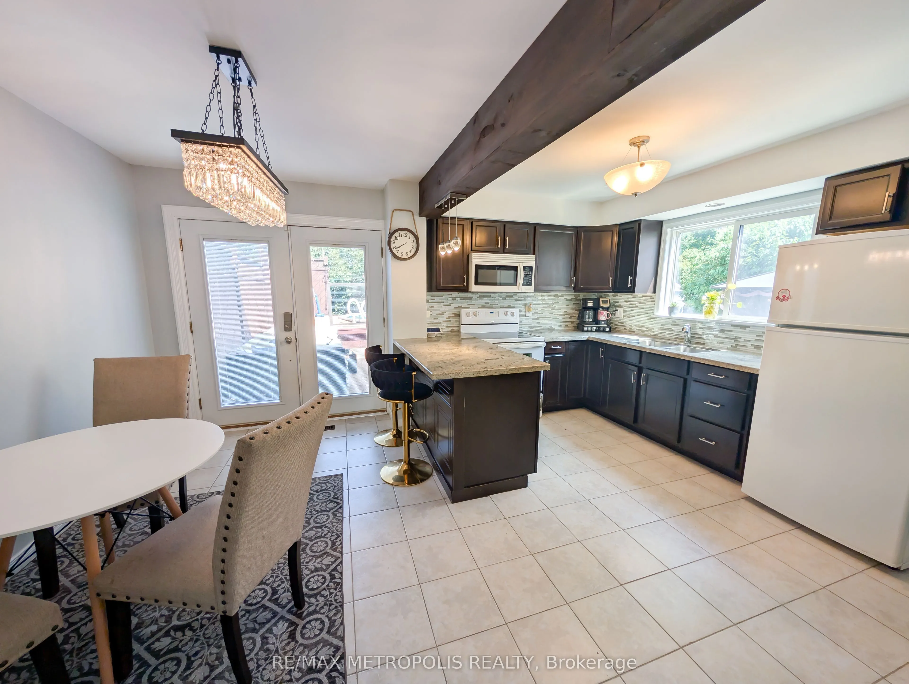 359 Calvert Court