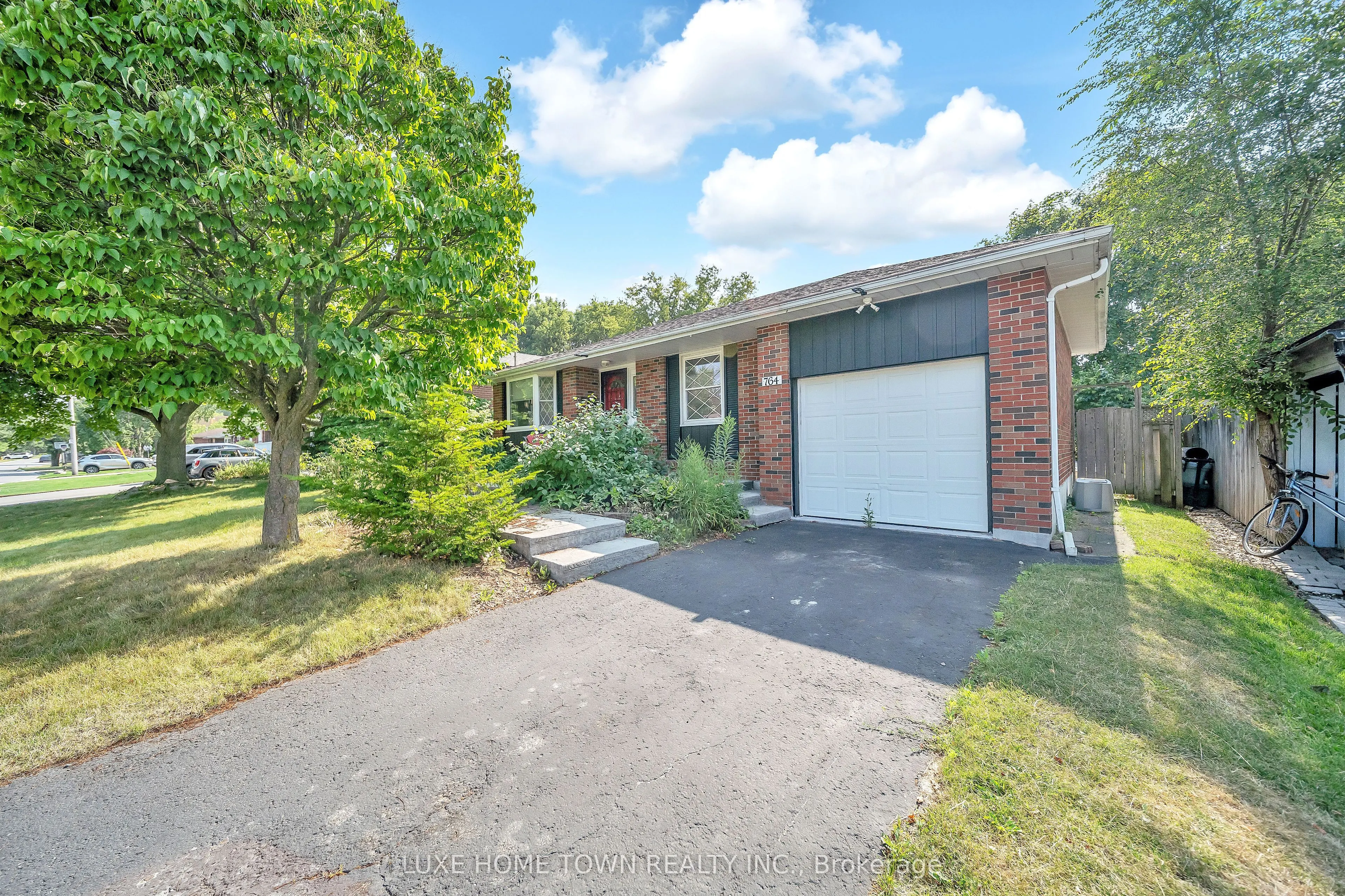 764 Hillcrest Road
