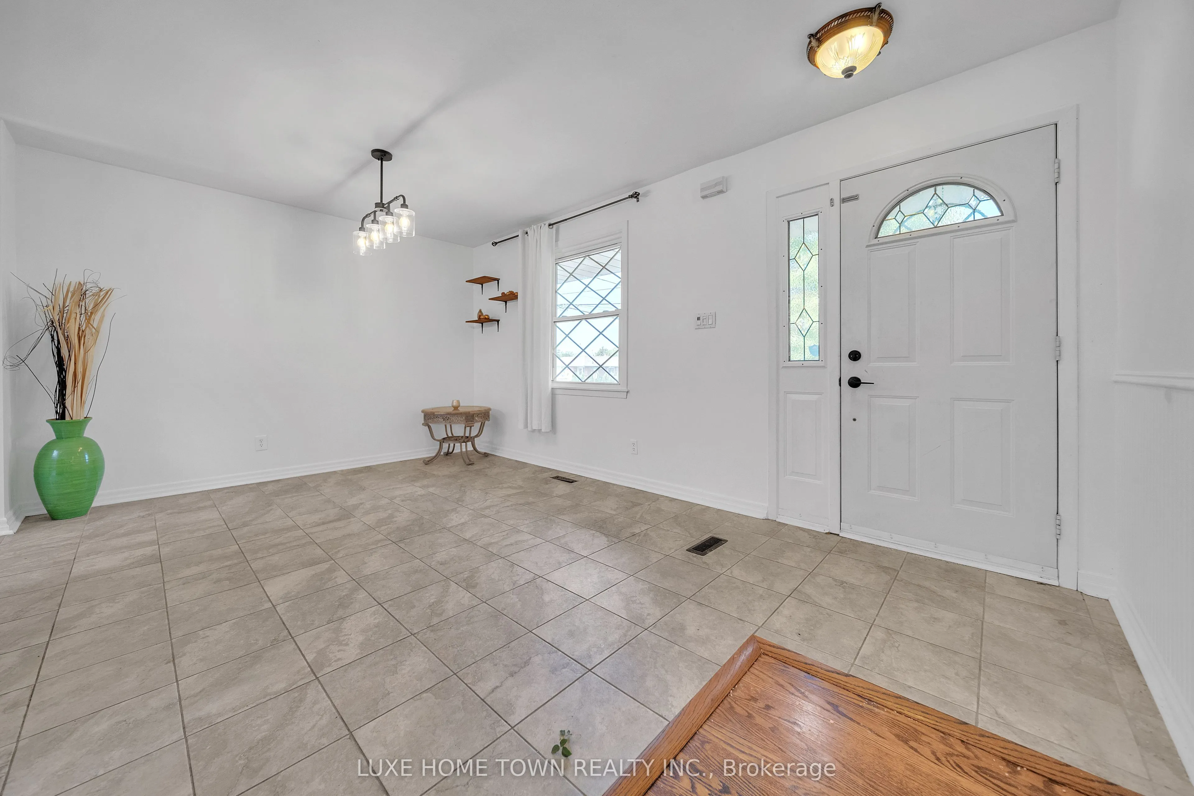 764 Hillcrest Road
