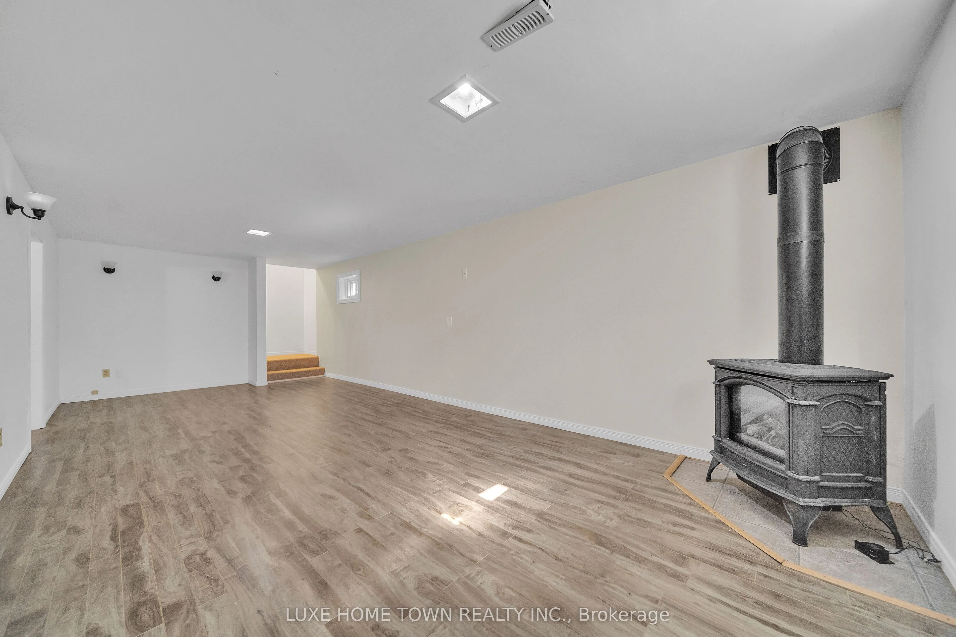 764 Hillcrest Road