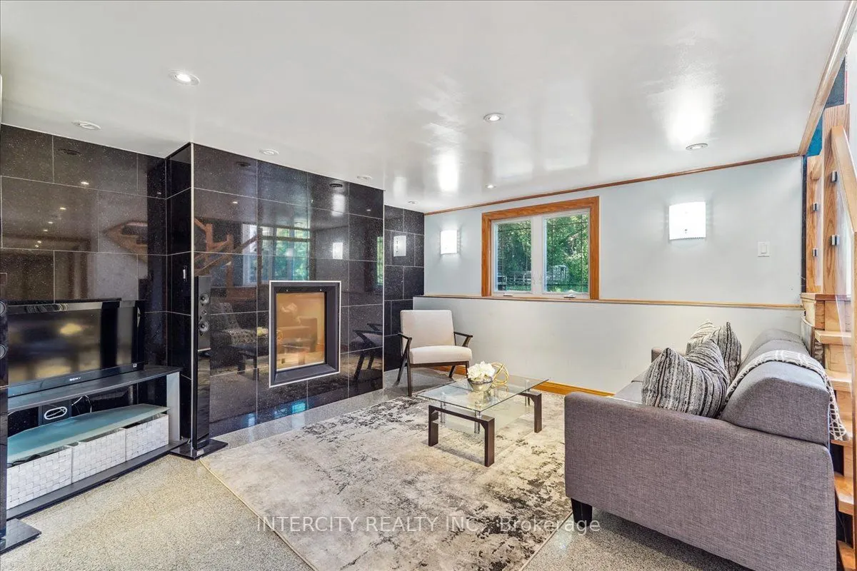 3505 Cochrane Street