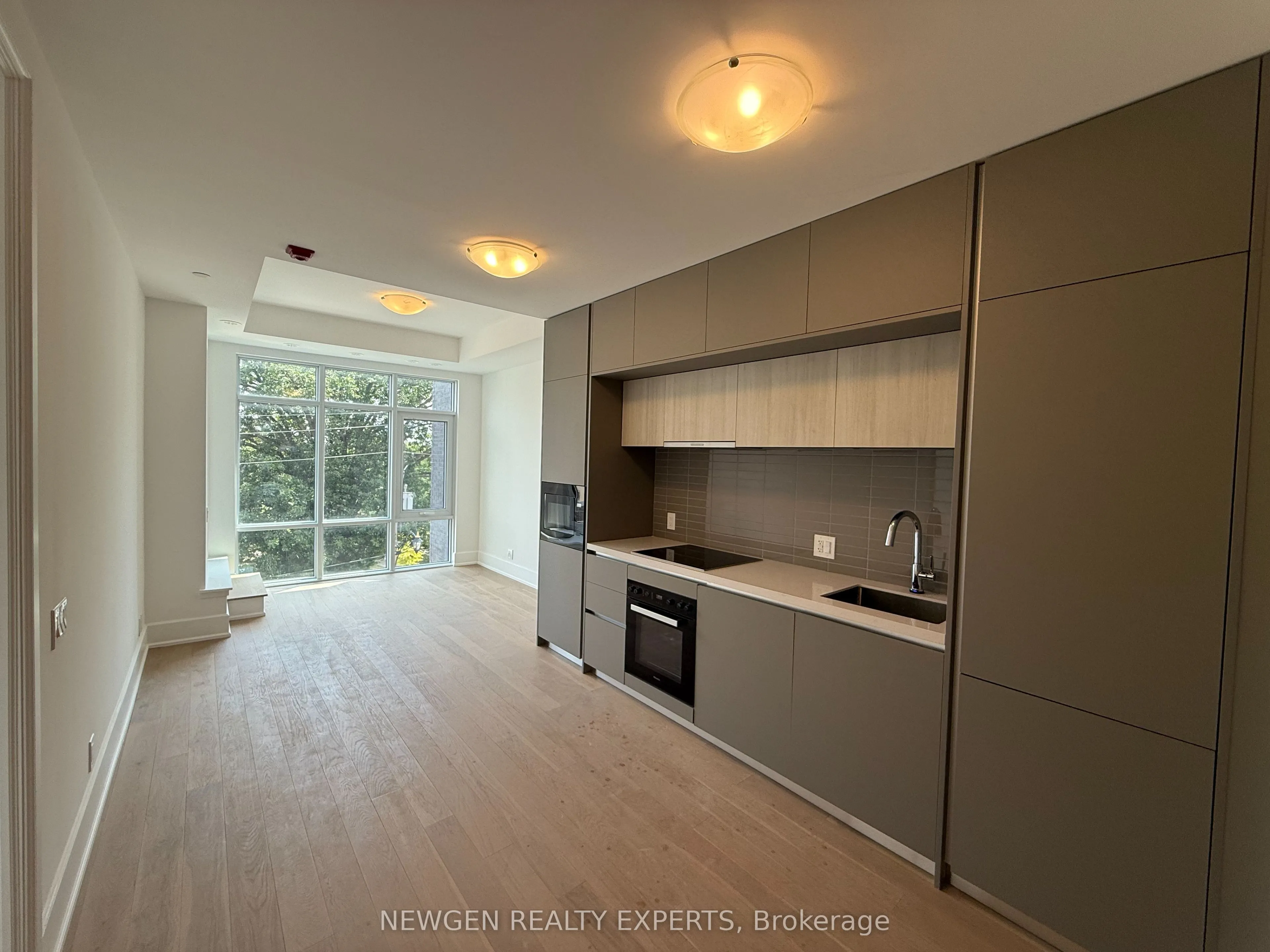 800 Broadview Avenue #404