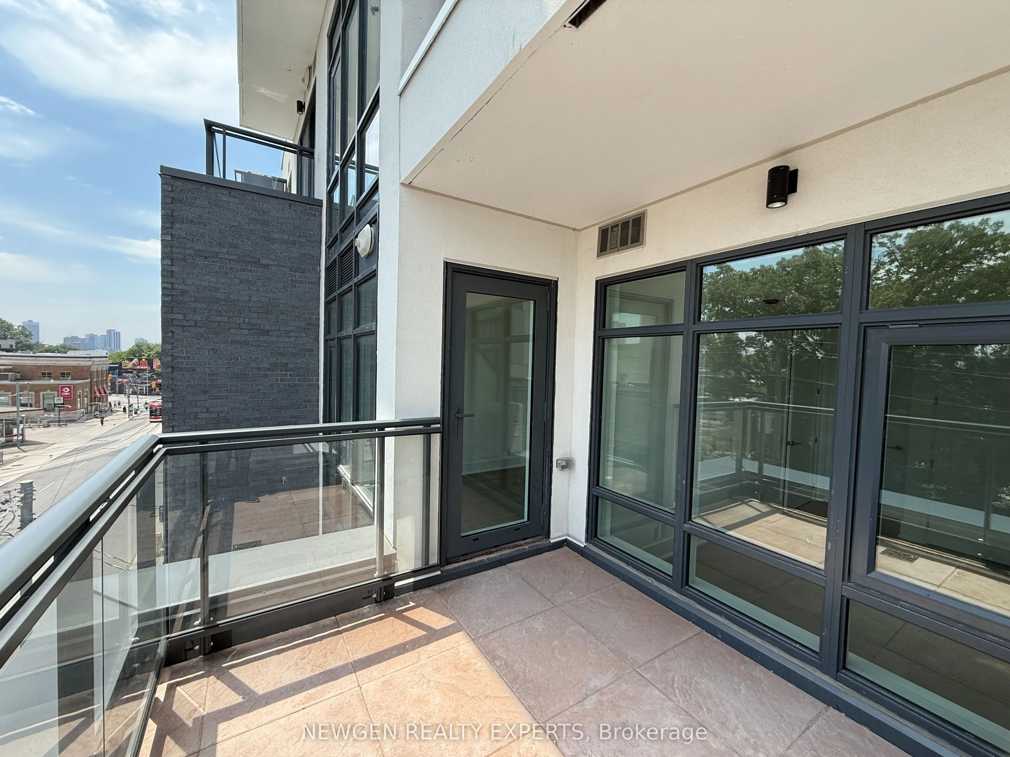 800 Broadview Avenue #404