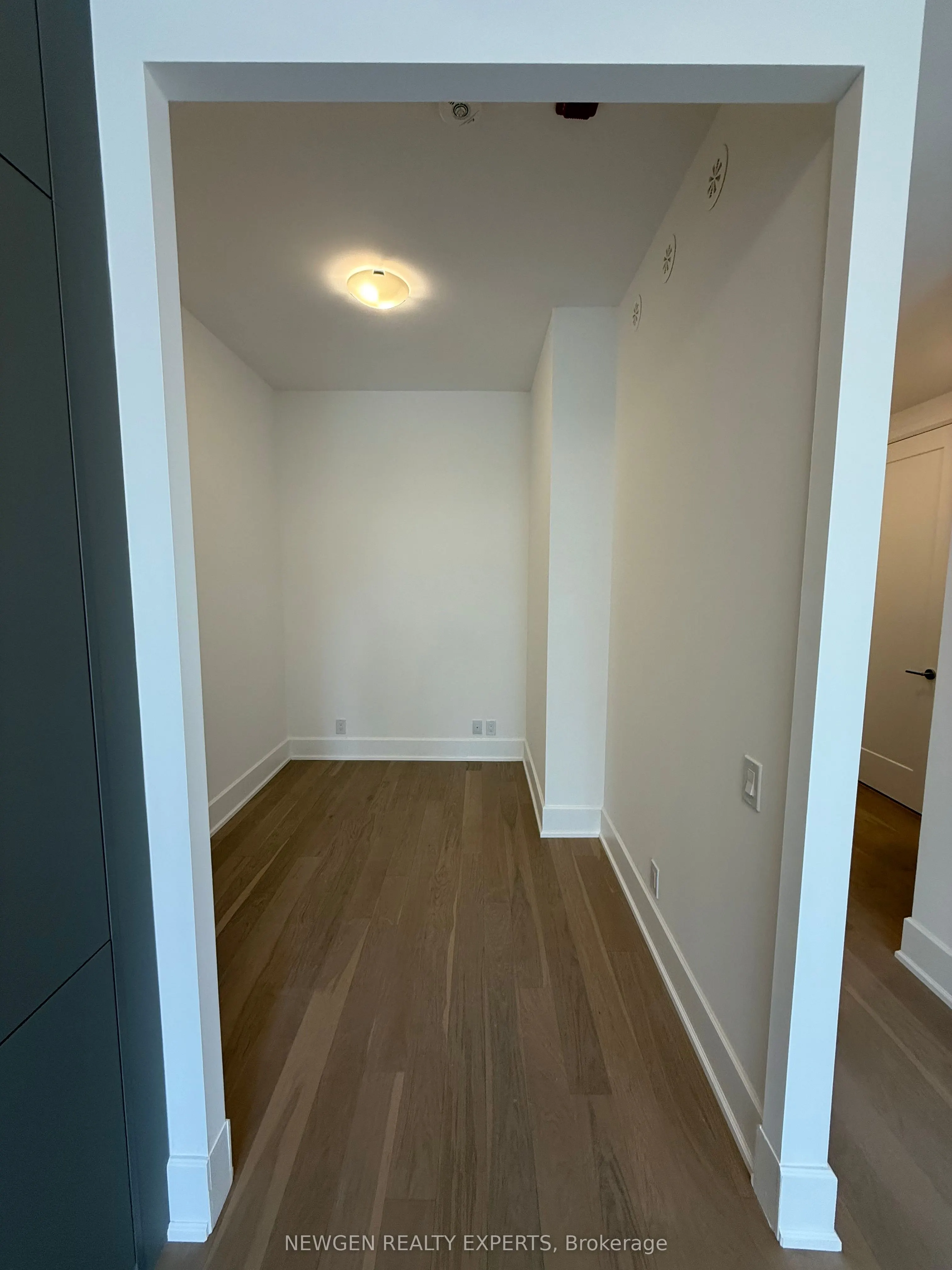 800 Broadview Avenue #404