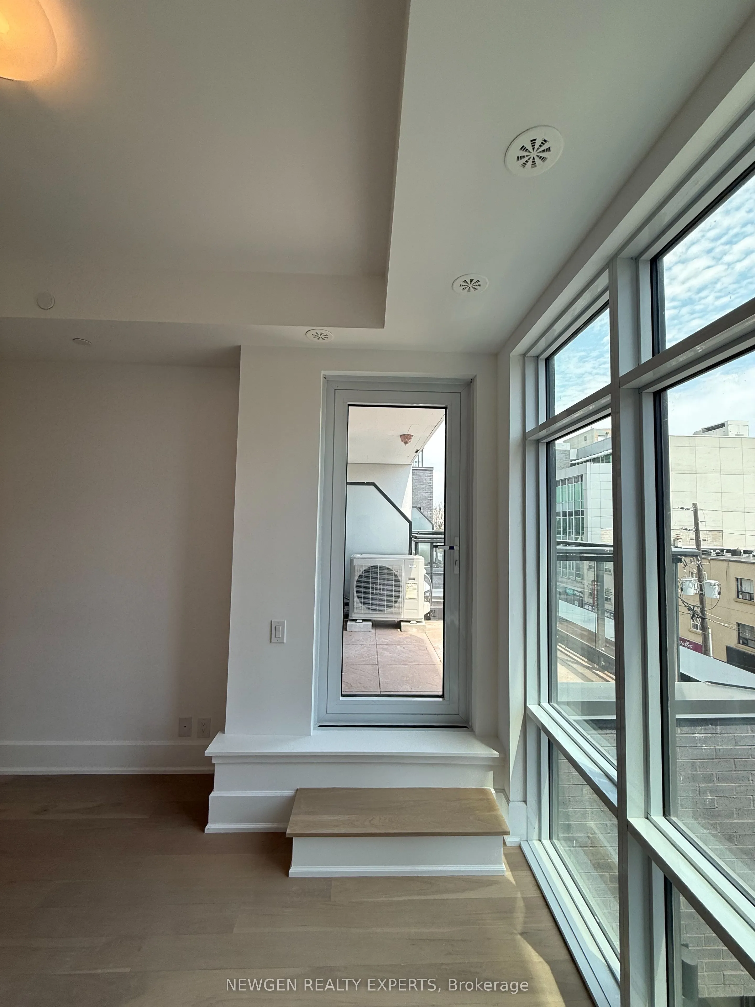800 Broadview Avenue #404