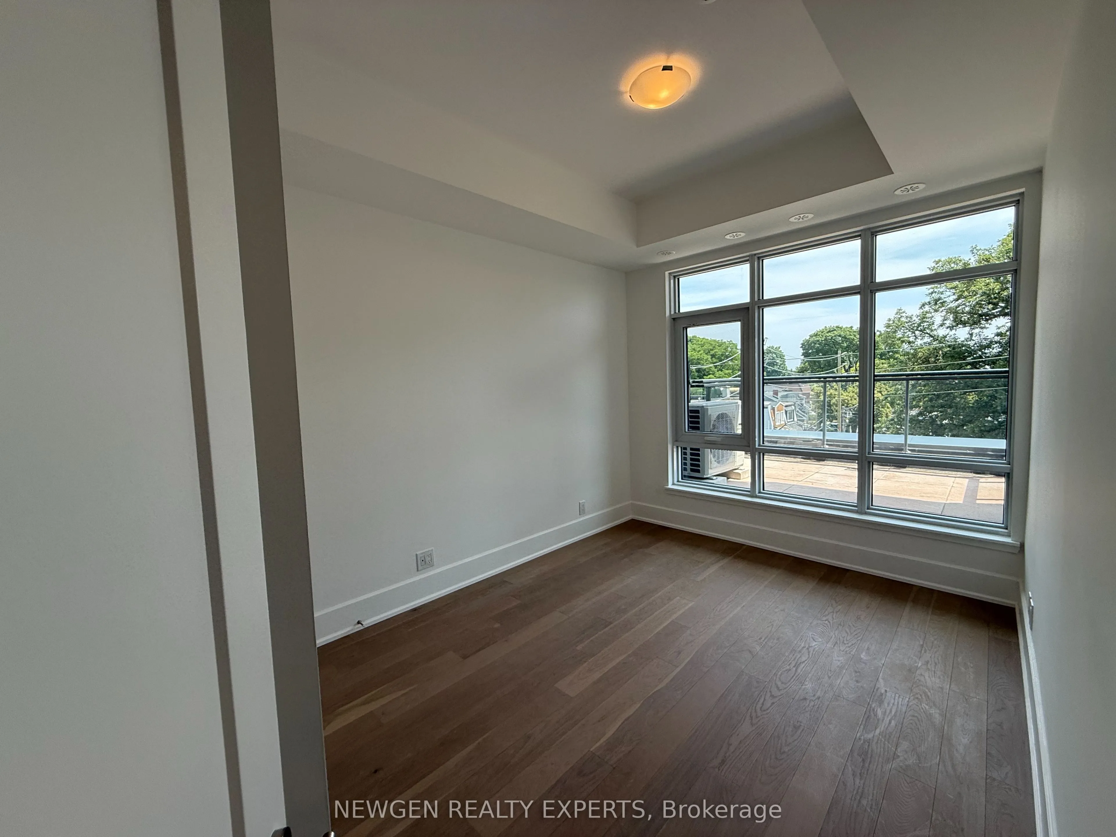 800 Broadview Avenue #404