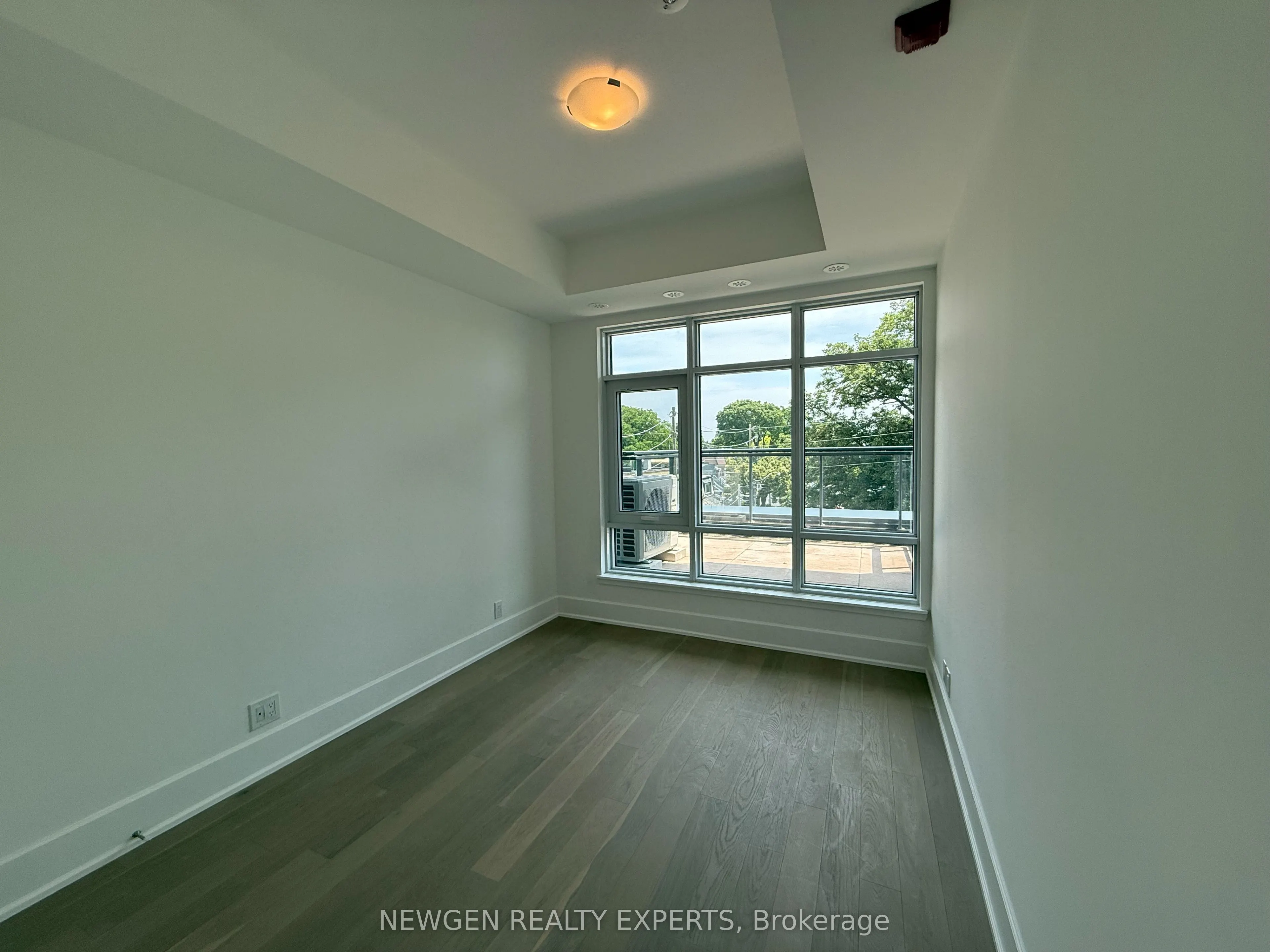 800 Broadview Avenue #404