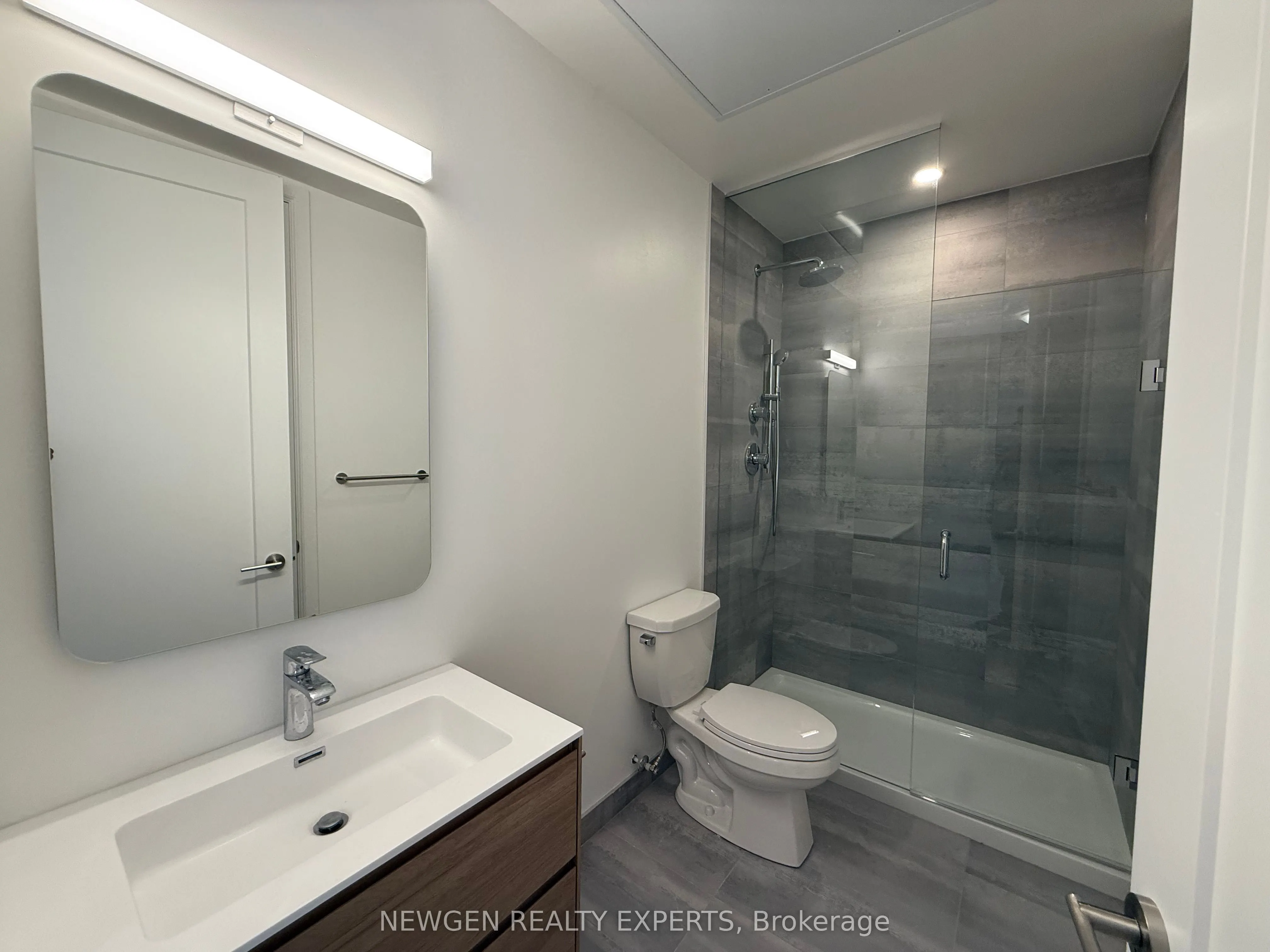 800 Broadview Avenue #404