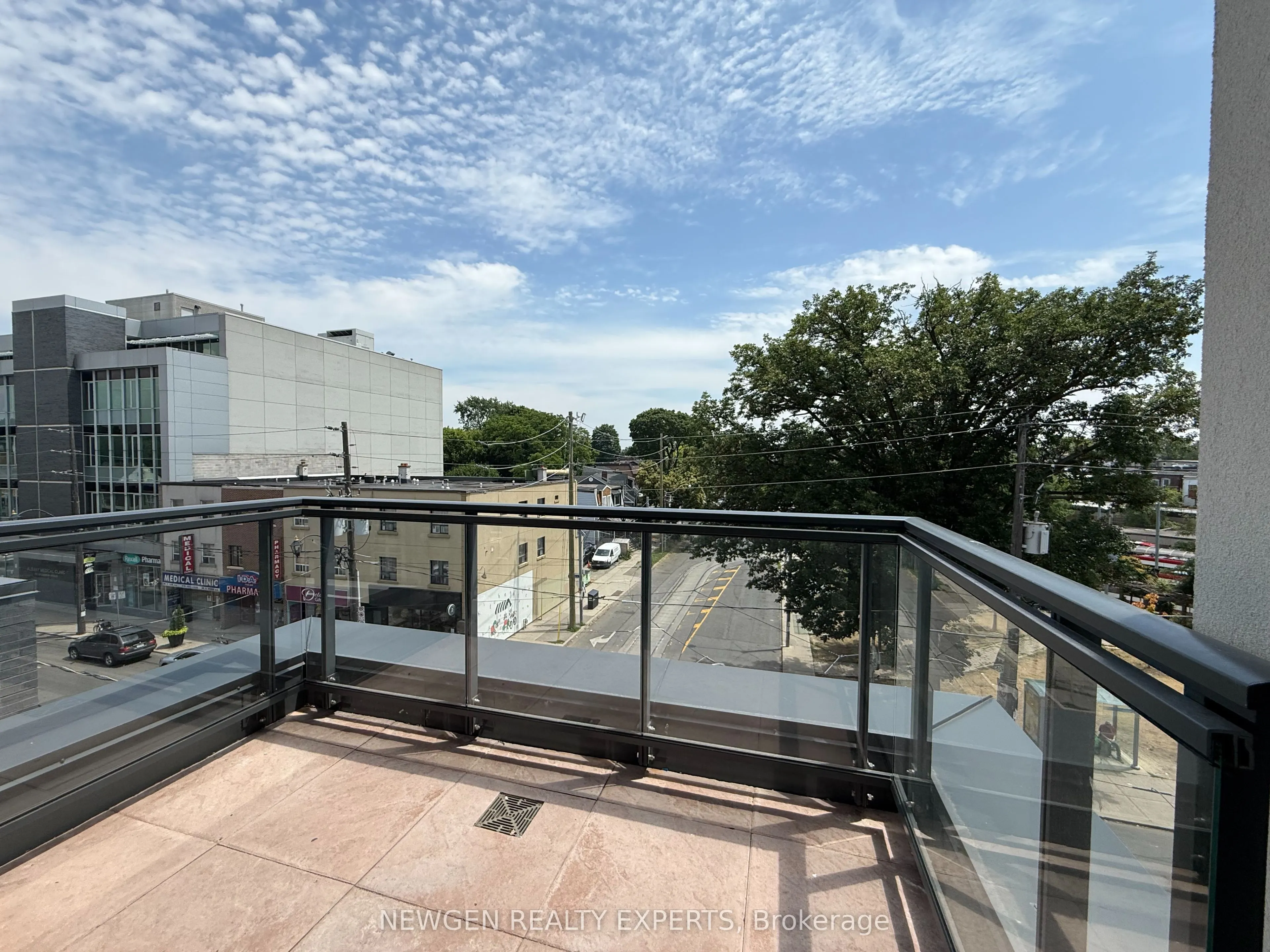 800 Broadview Avenue #404