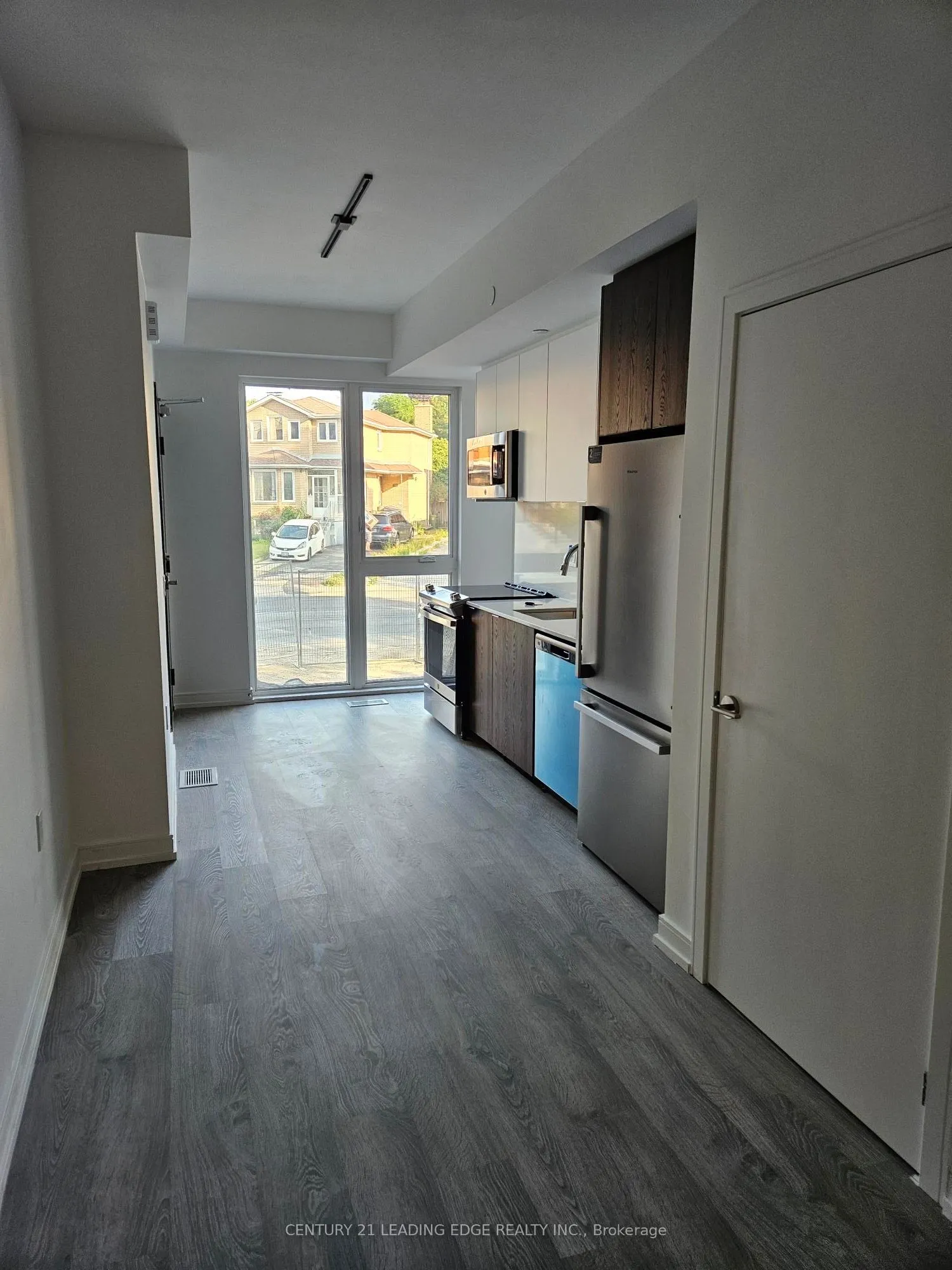 168 CLONMORE Drive, #1