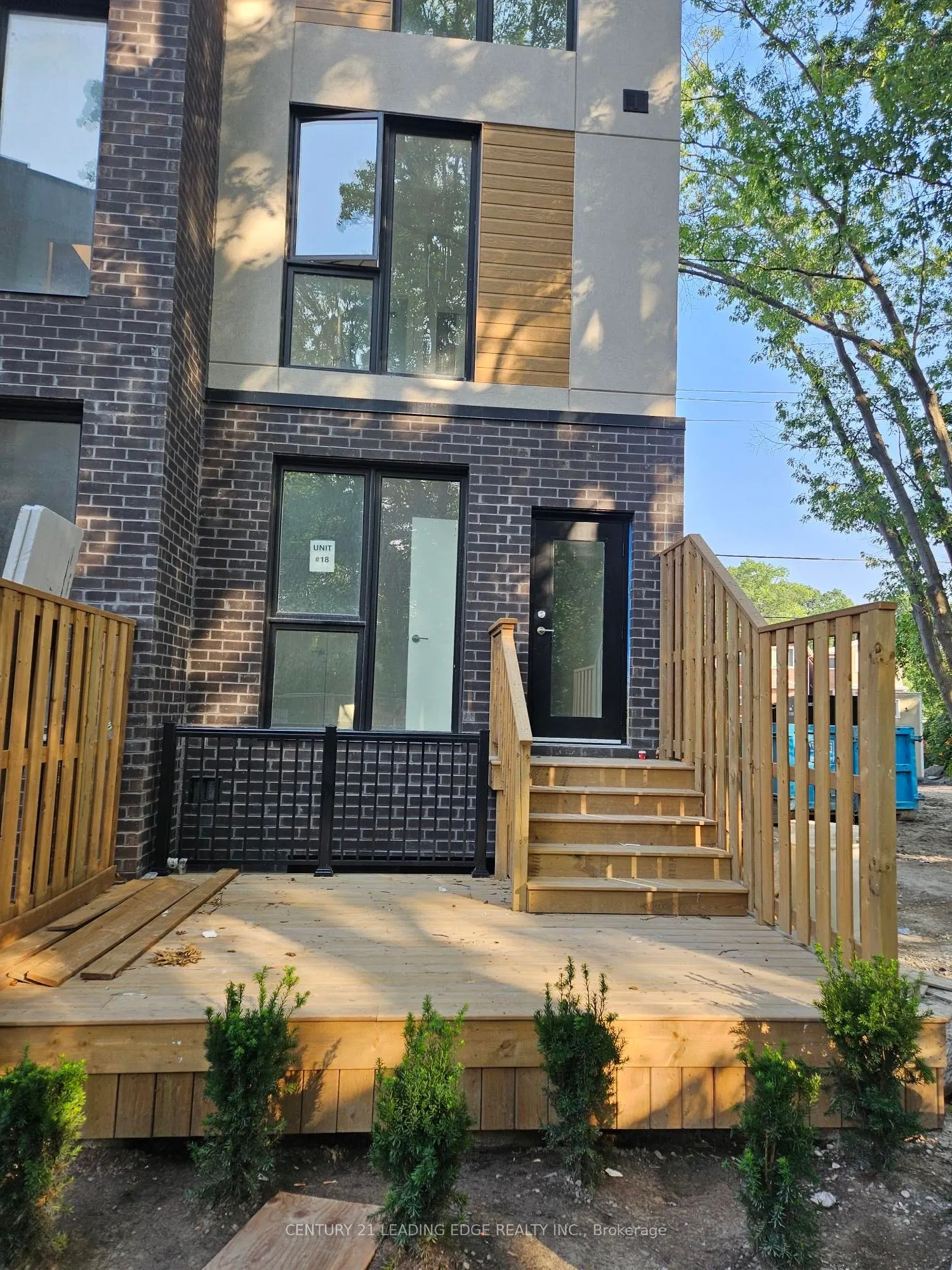 168 CLONMORE Drive, #1