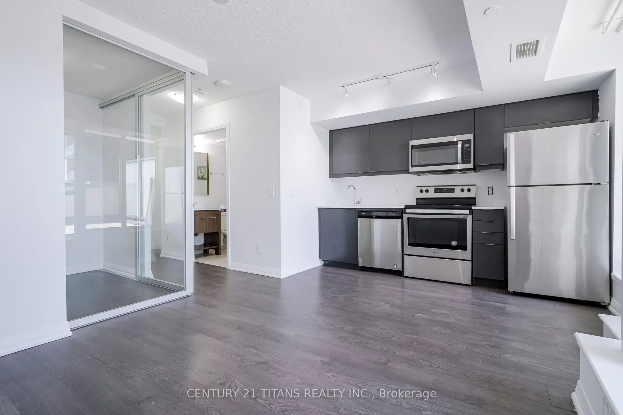 30 Meadowglen Place, #203