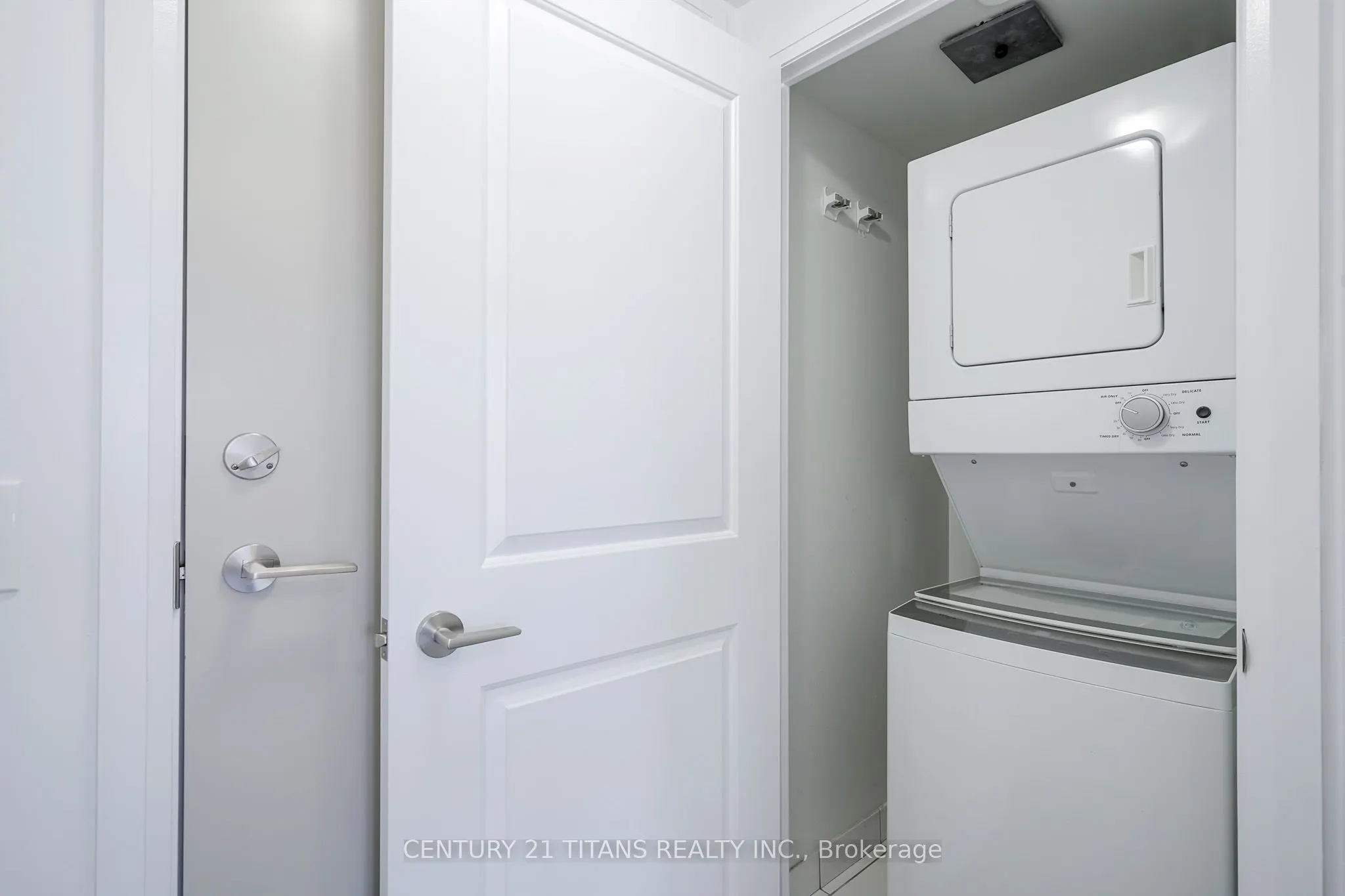 30 Meadowglen Place, #203