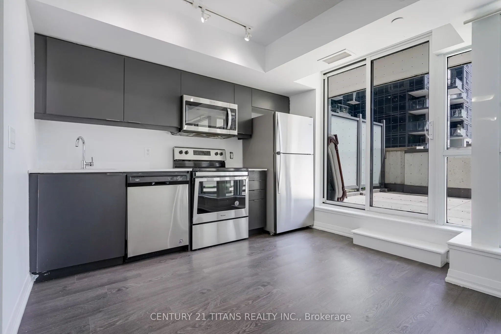 30 Meadowglen Place, #203