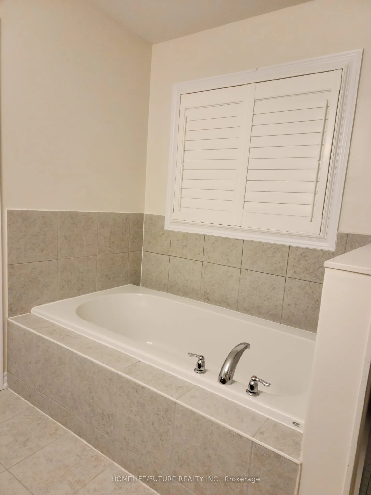 2426 Hibiscus Drive