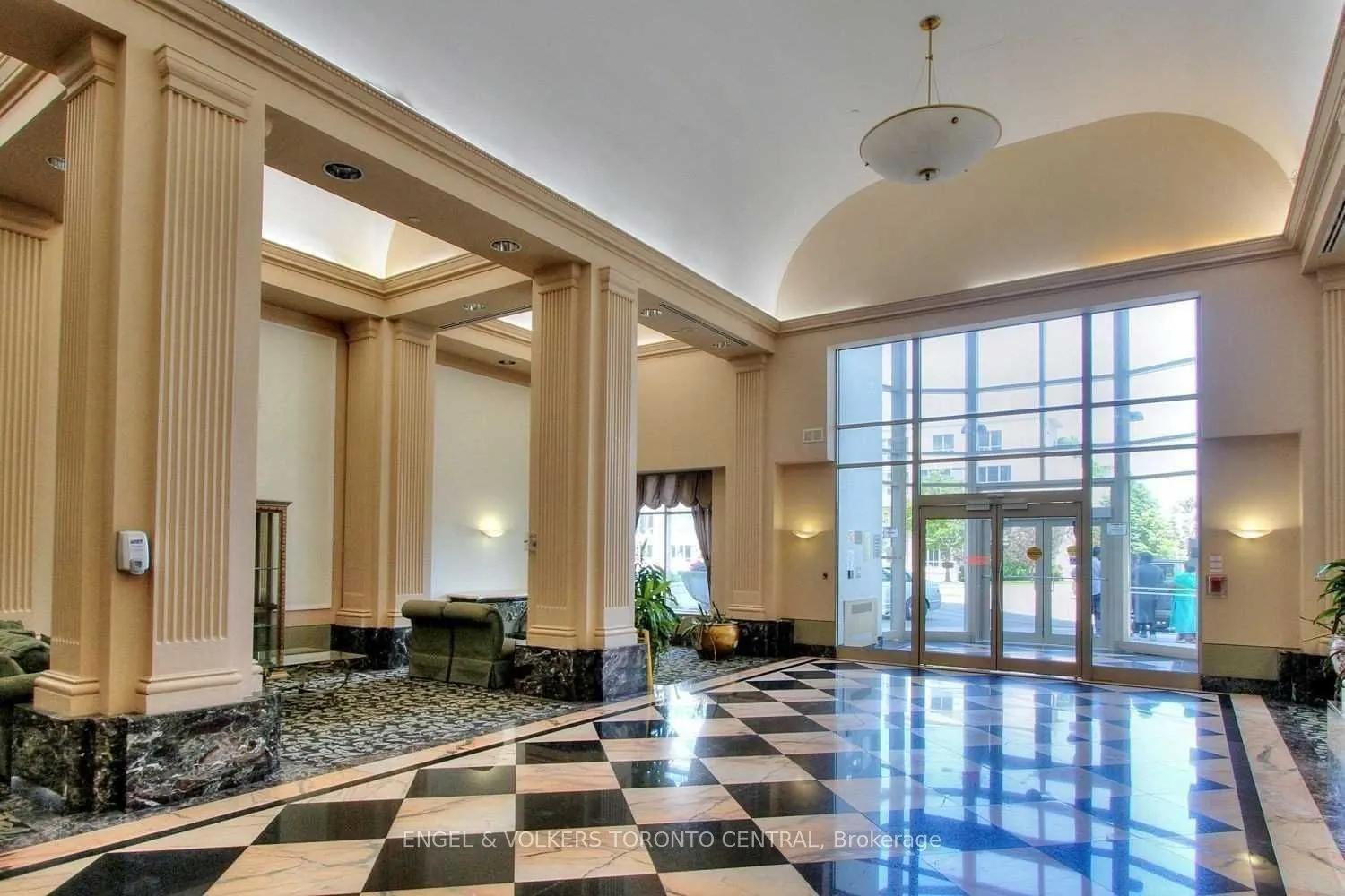 1 Lee Centre Drive, #715