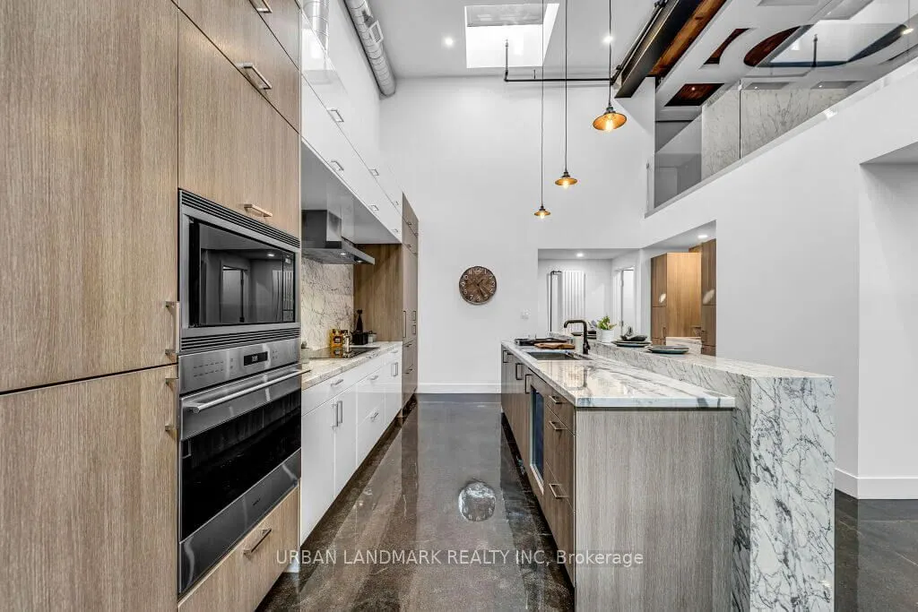 326 Carlaw Avenue, #127