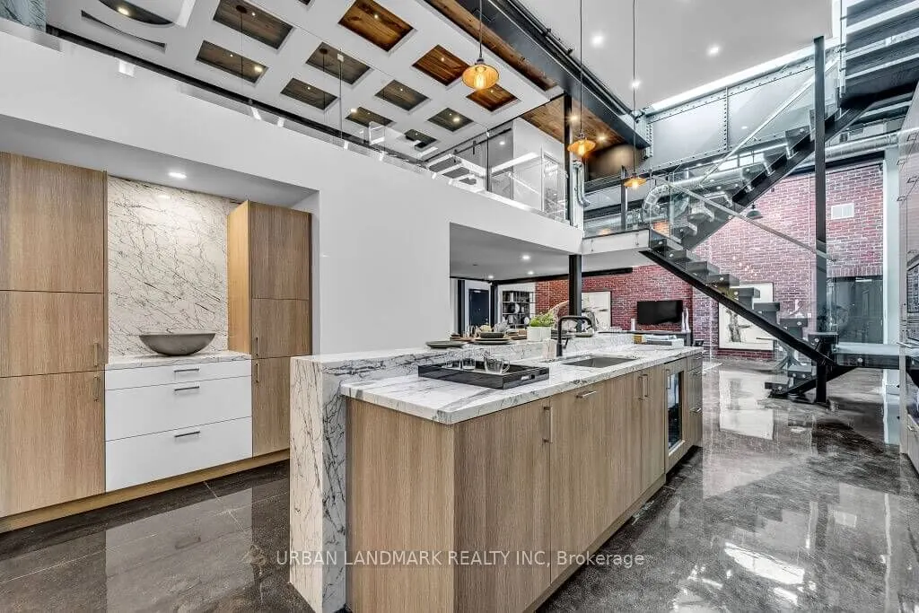 326 Carlaw Avenue, #127