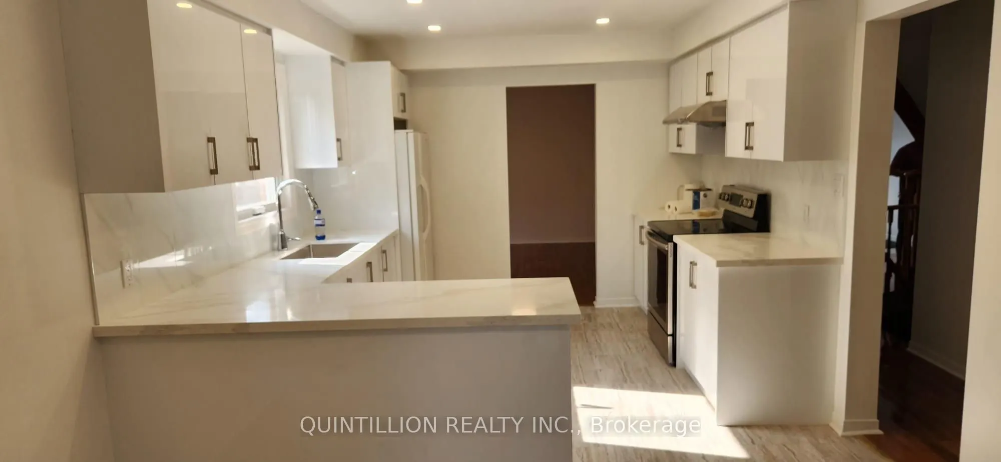 99 Canongate Trail