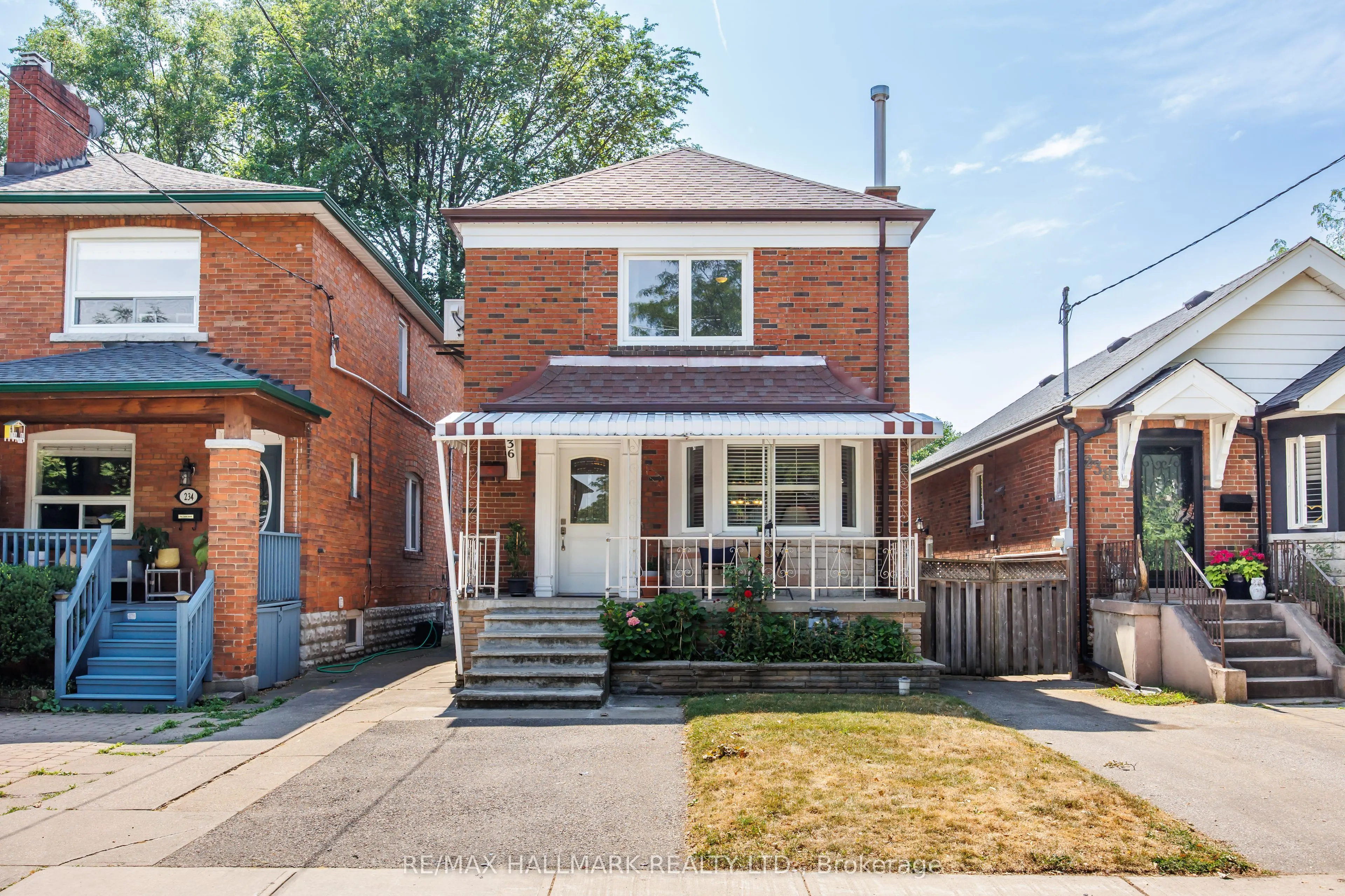 236 Dewhurst Boulevard N