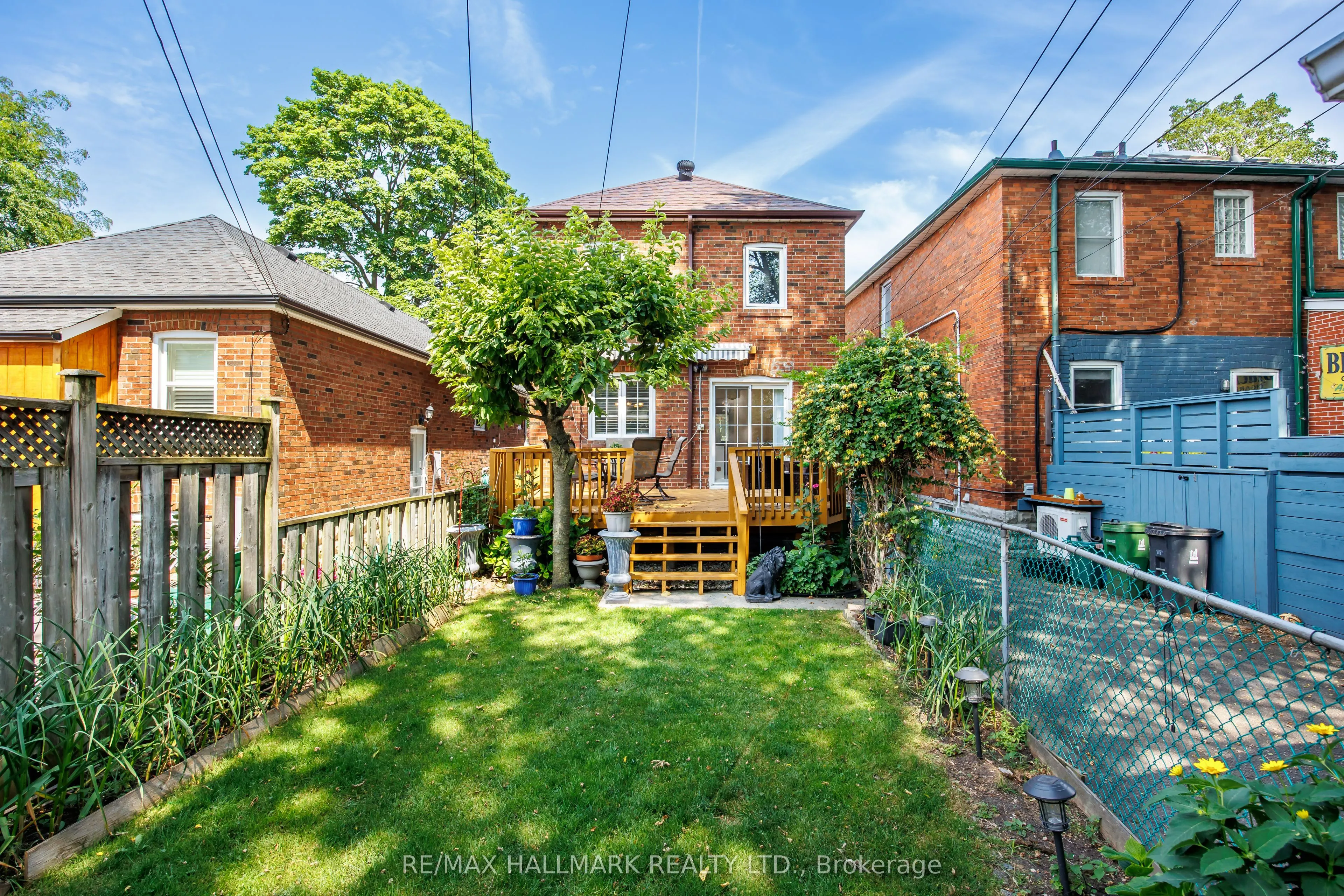 236 Dewhurst Boulevard N