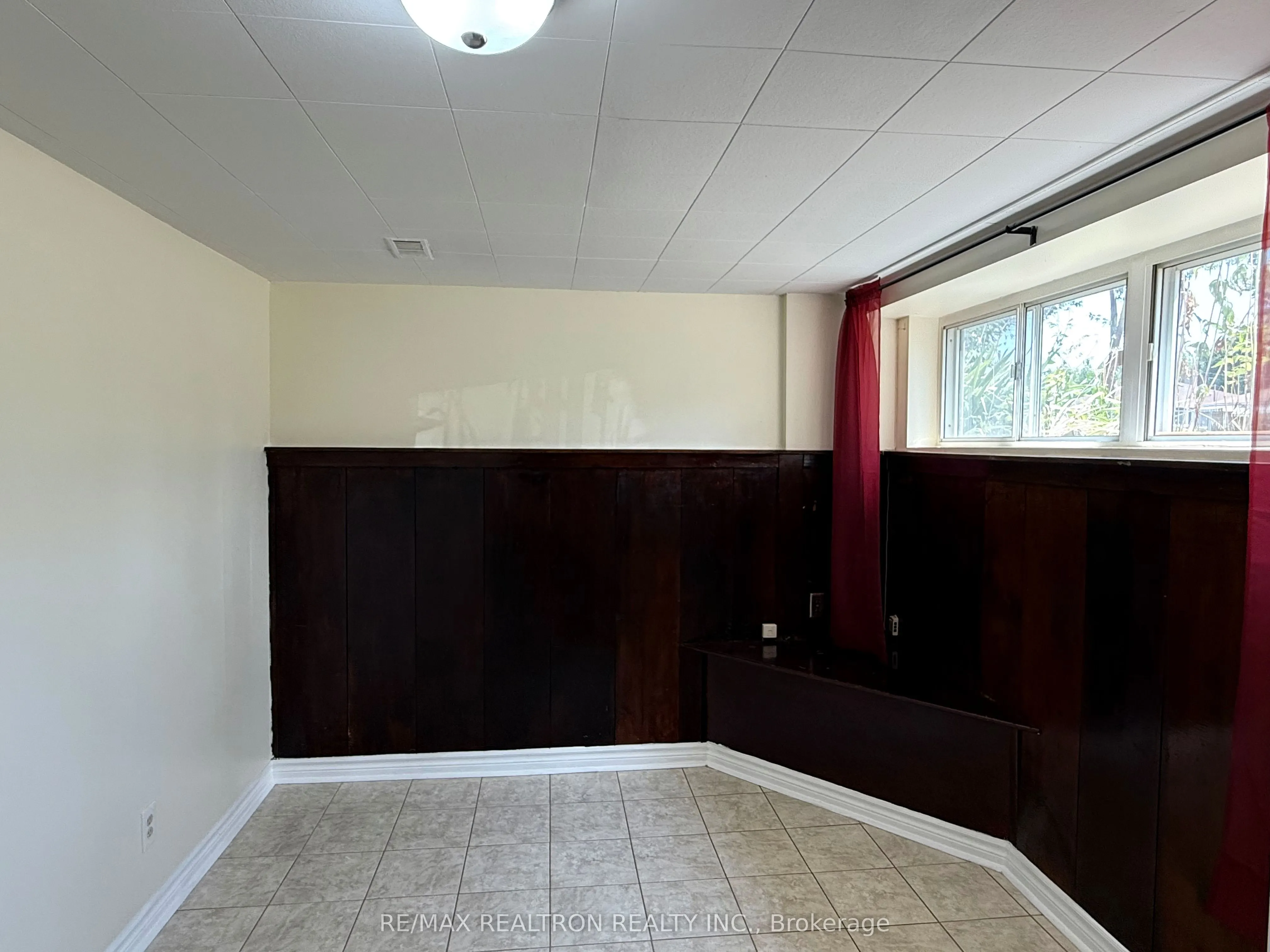 56 Overture Road, #Lower