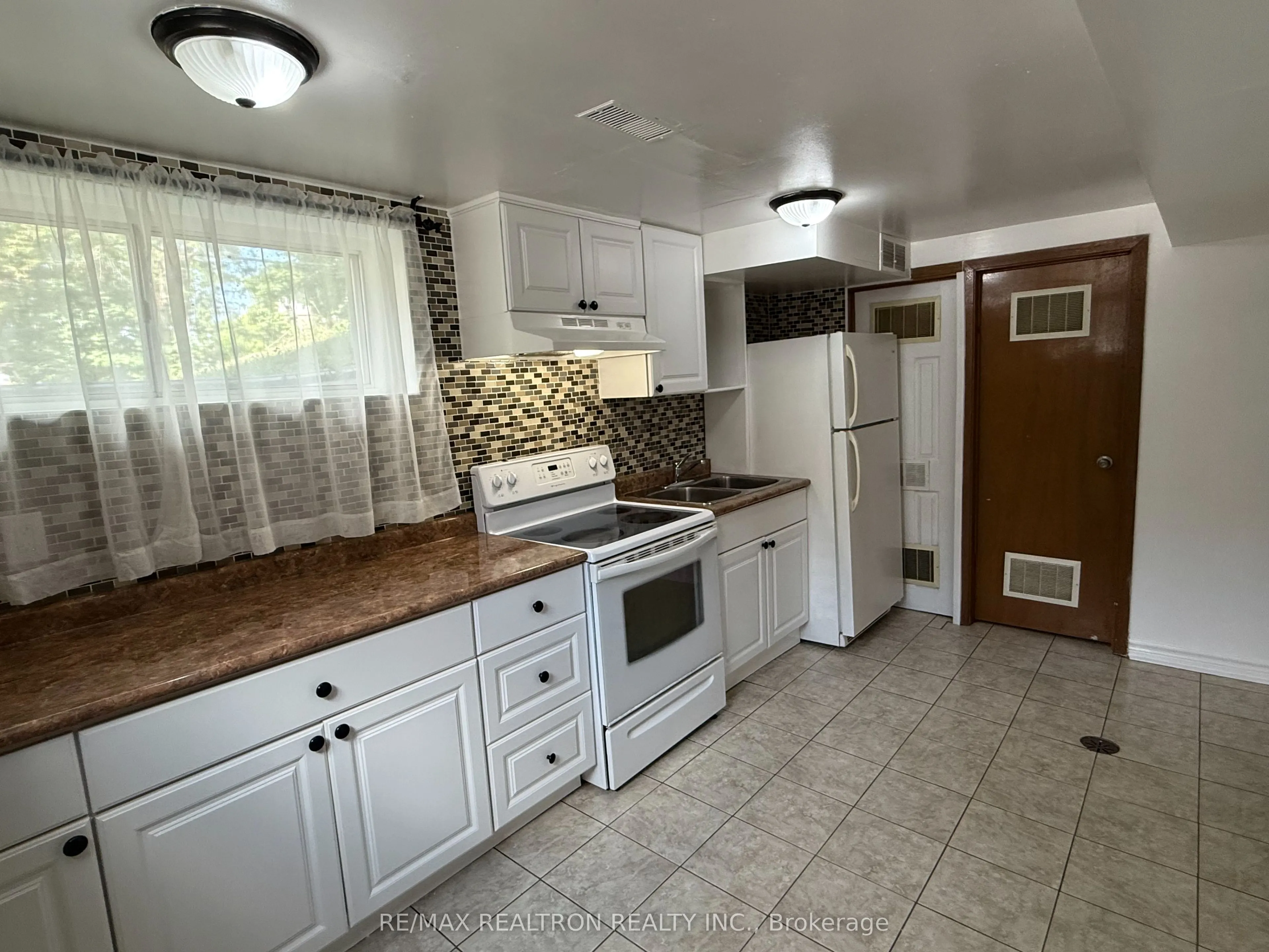 56 Overture Road, #Lower