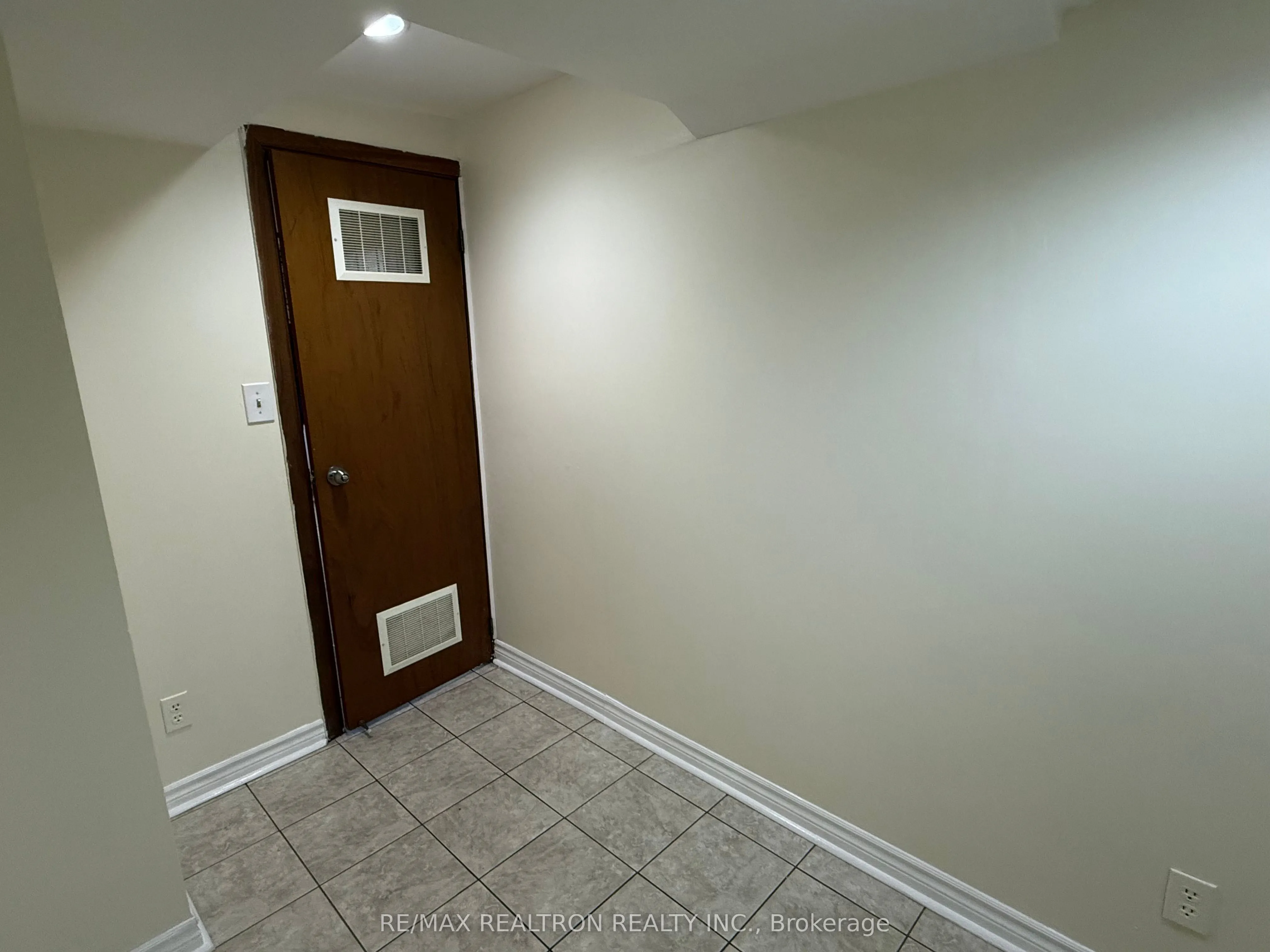 56 Overture Road, #Lower