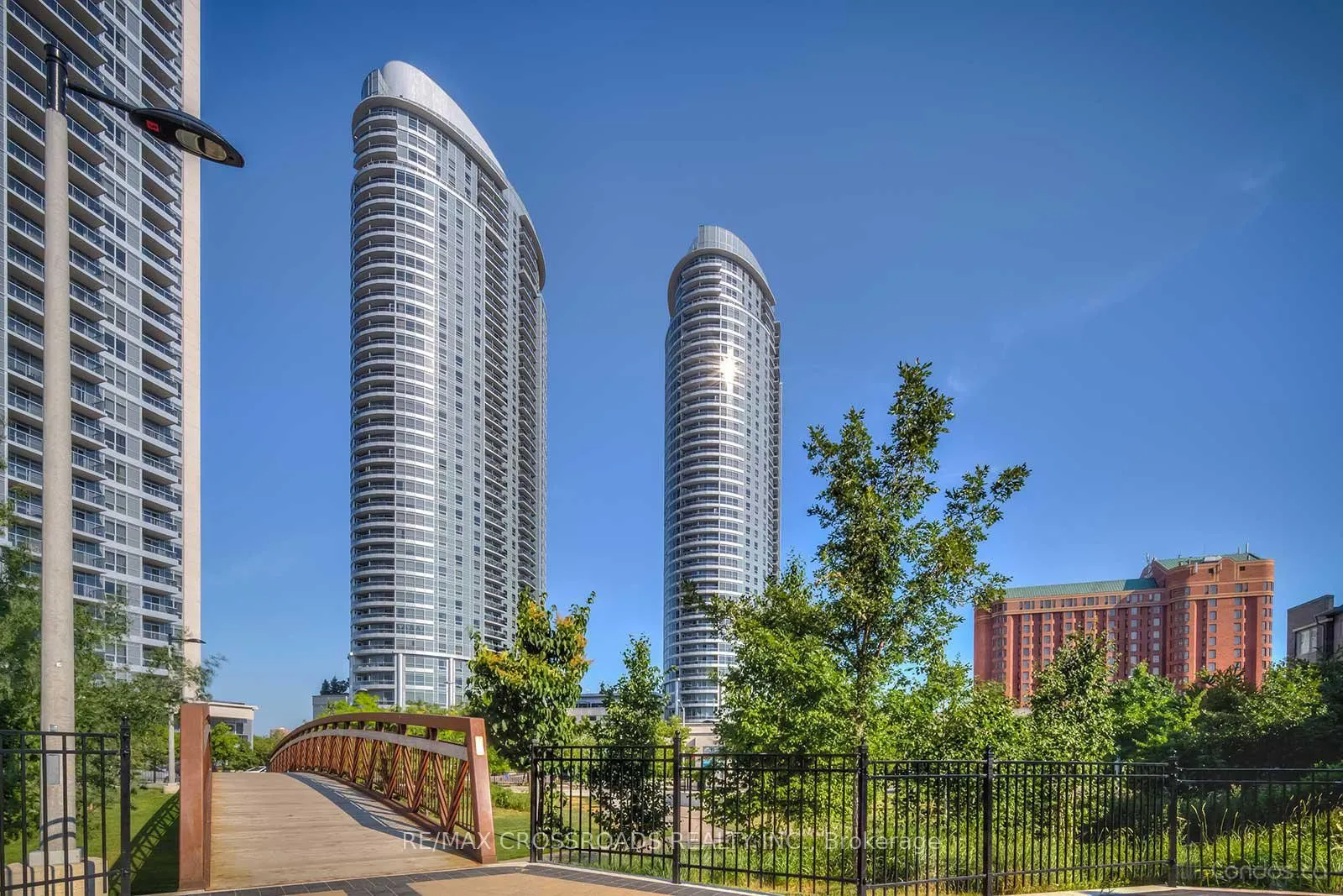 135 Village Green Square, #3624