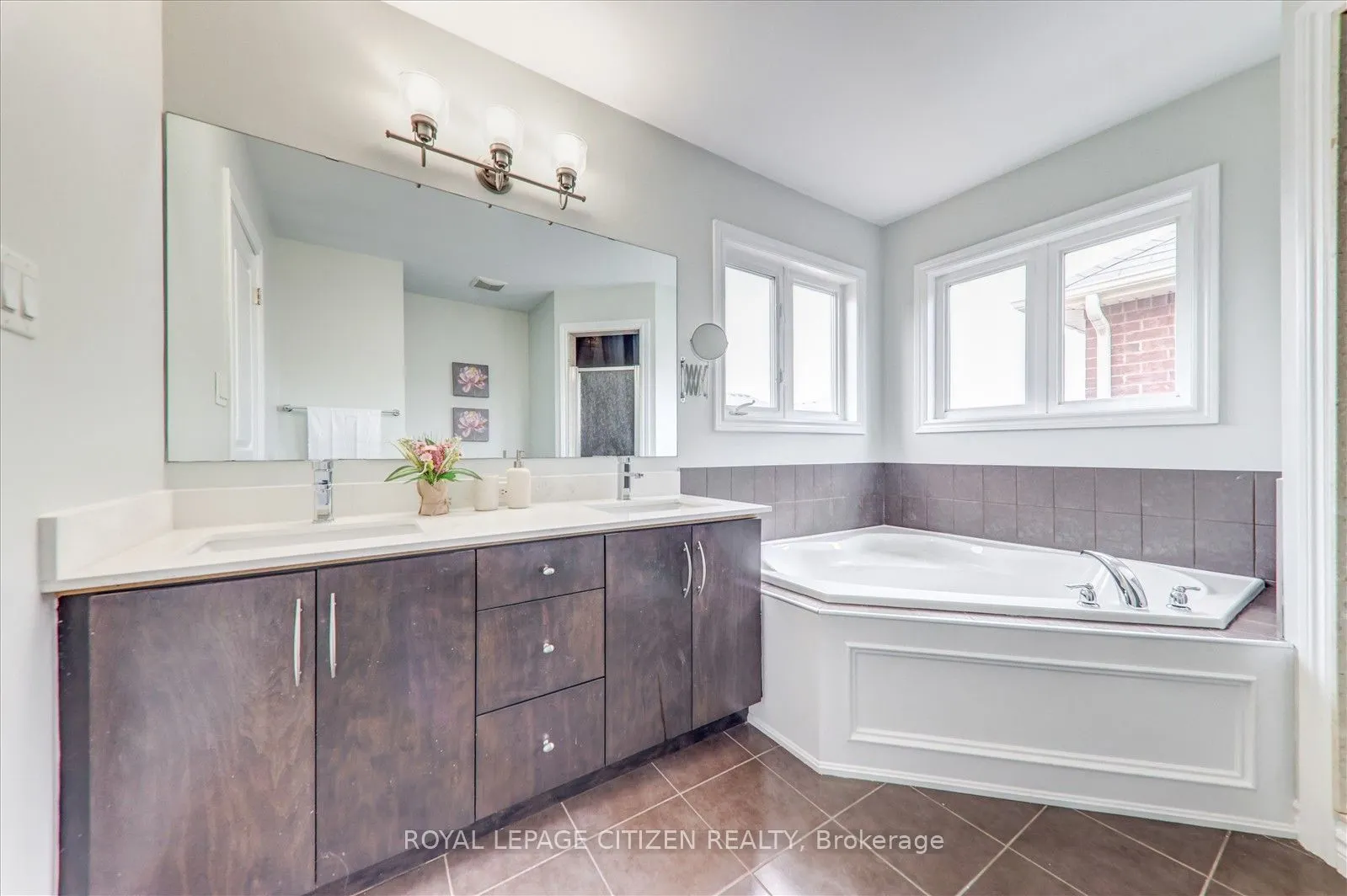 22 Ted Miller Crescent